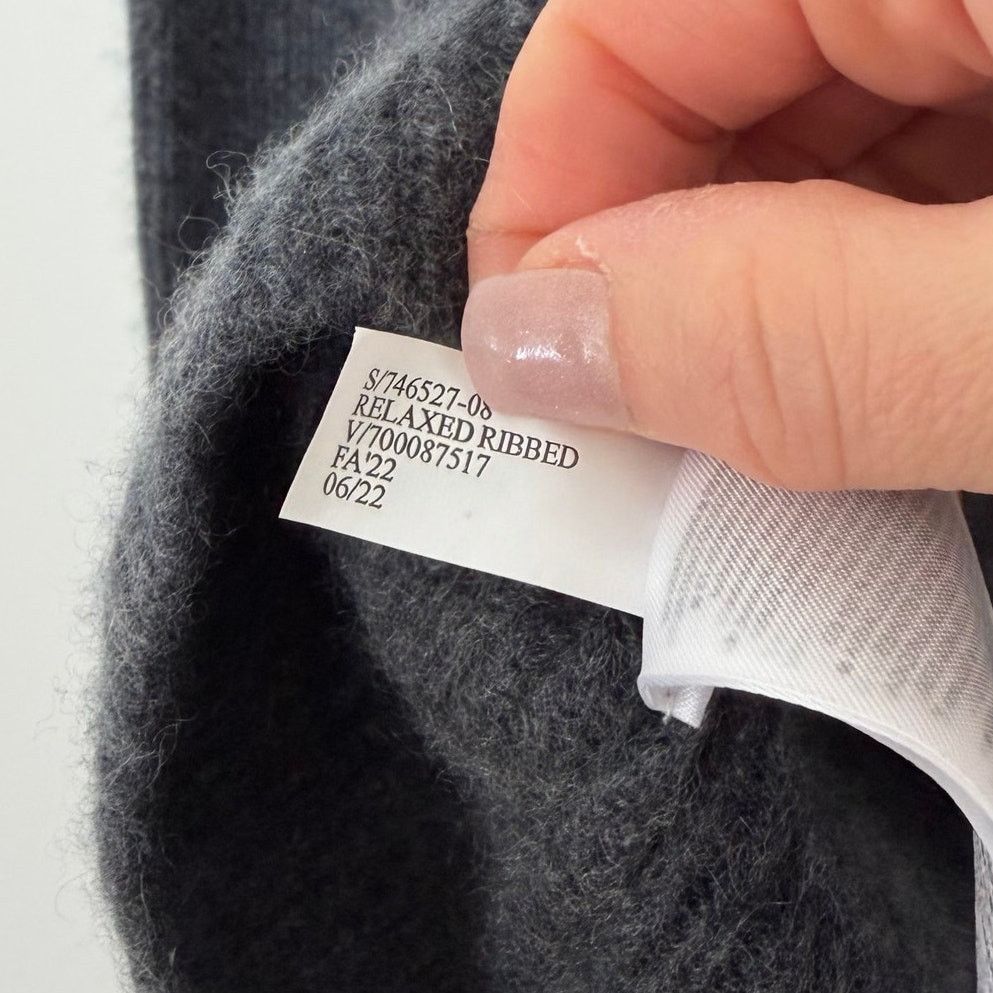 Banana Republic Banana Republic Chiara Cashmere Gray Relaxed Ribbed Sweater Size M / US 6-8 / IT 42-44 - 4 Thumbnail