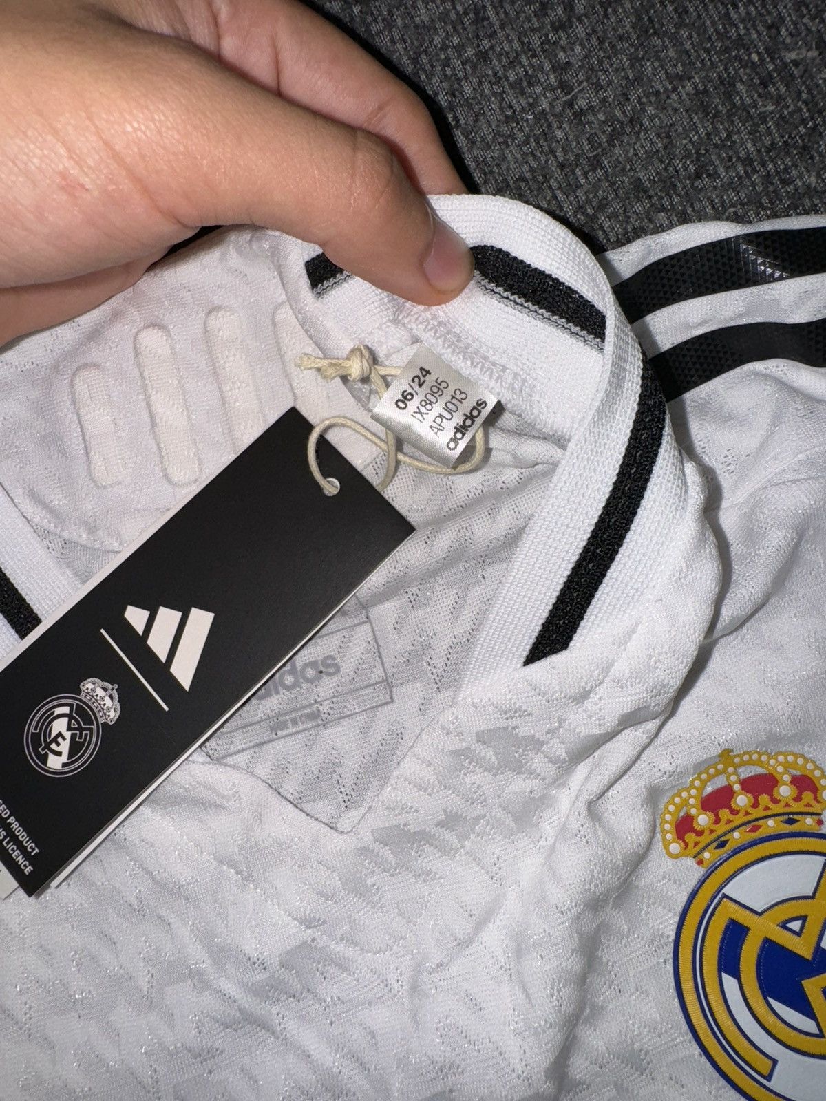 Adidas Real Madrid Kylian Mbappé 24/25 Home Jersey Size US S / EU 44-46 / 1 - 3 Thumbnail