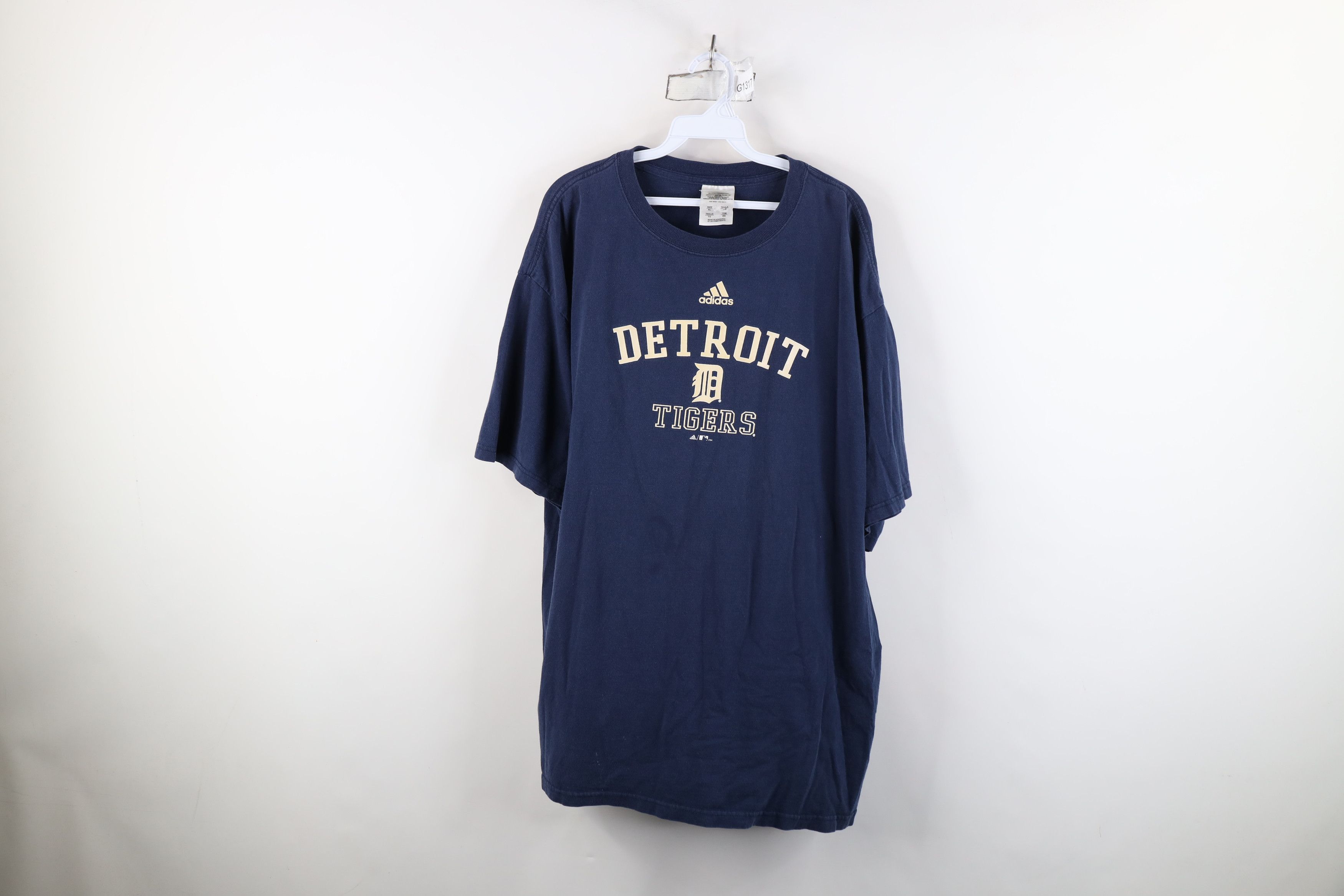Adidas Vintage Y2K 2004 Adidas Tigers Baseball Short Sleeve T-Shirt Size US XL / EU 56 / 4 - 1 Thumbnail