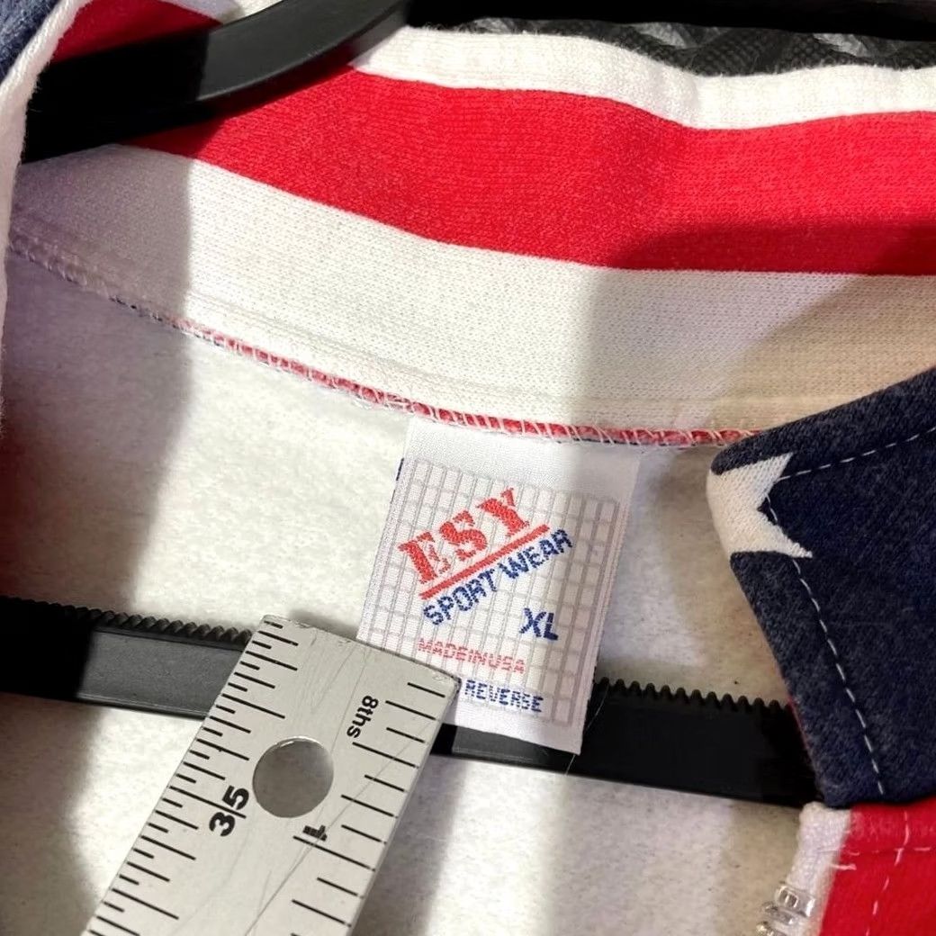 Vintage VINTAGE ESY SPORT WEAR Full Zip Shirt Men XL White USA Flag Quad Cities Red Blue Men’s XL Size US XL / EU 56 / 4 - 5 Thumbnail