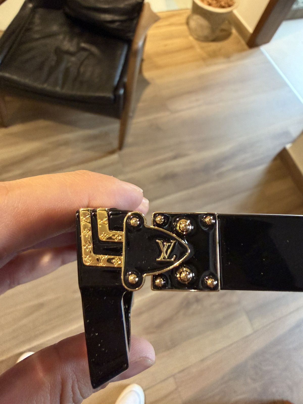 Louis Vuitton Louis Vuitton 1.1 Millionaire - Black/Gold (Virgil Abloh) Size ONE SIZE - 8 Thumbnail