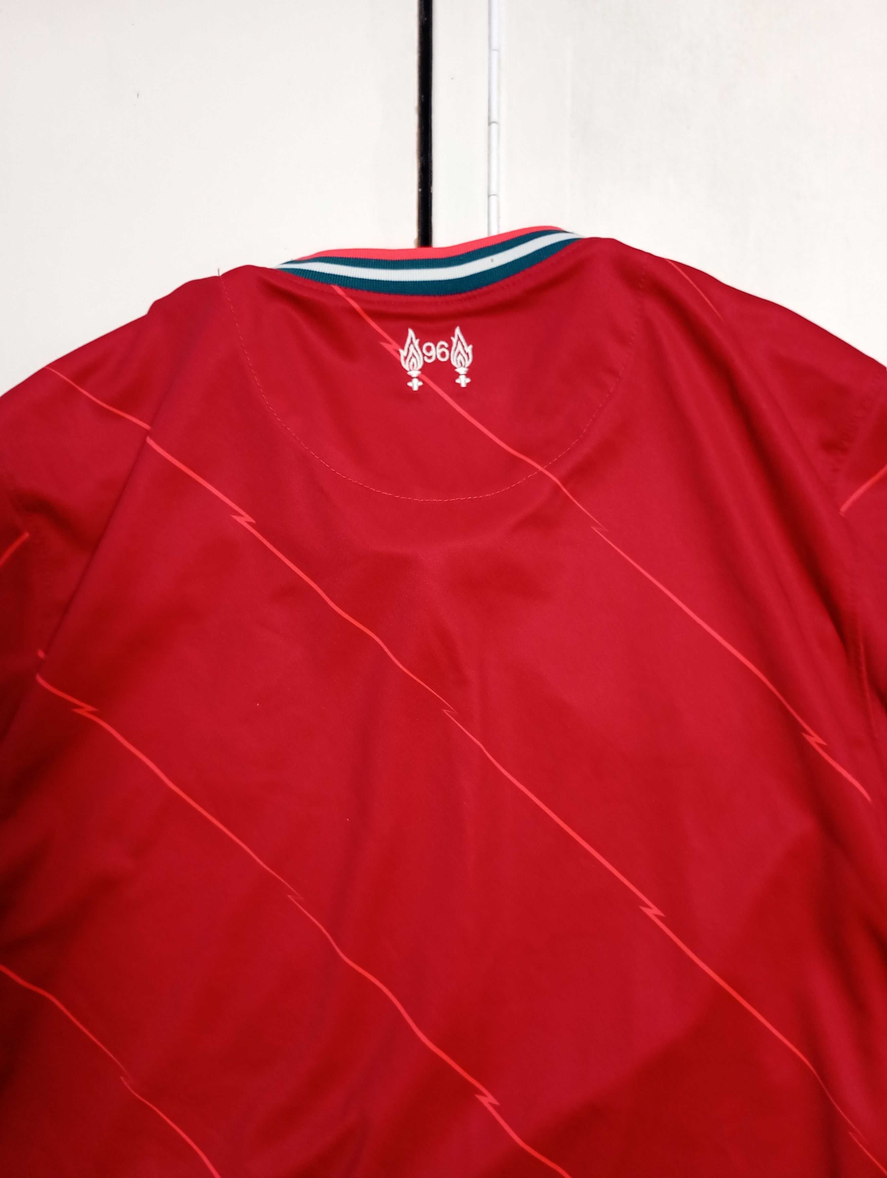 Nike Nike Liverpool FC Home Jersey 2021-2022 Size US M / EU 48-50 / 2 - 11 Thumbnail