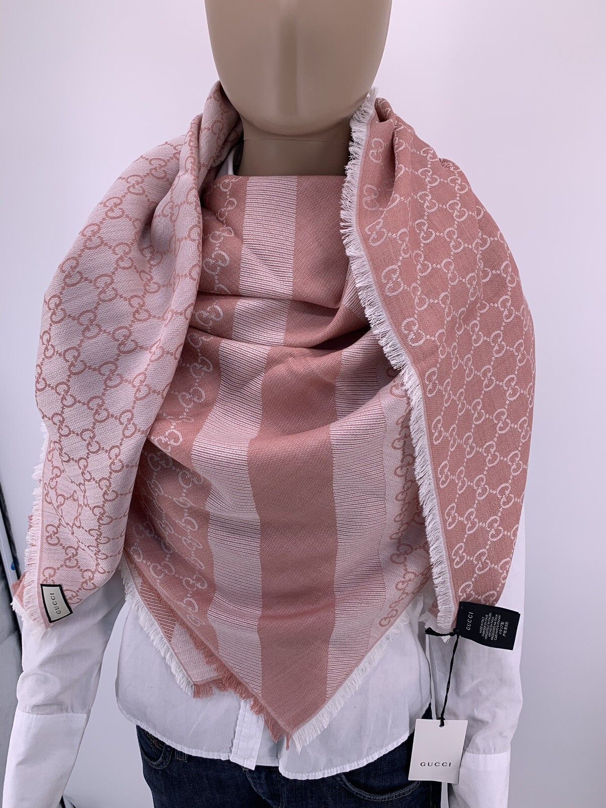 Gucci Size-140x140cm New Gucci Scarves Size ONE SIZE - 1 Thumbnail