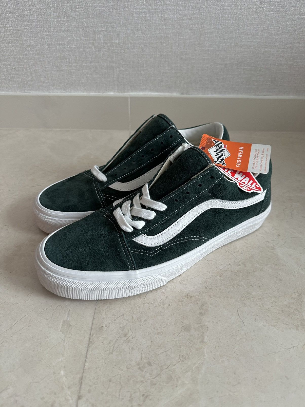Vans Pig Suede Old Skool Size US 9 / EU 42 - 2 Thumbnail