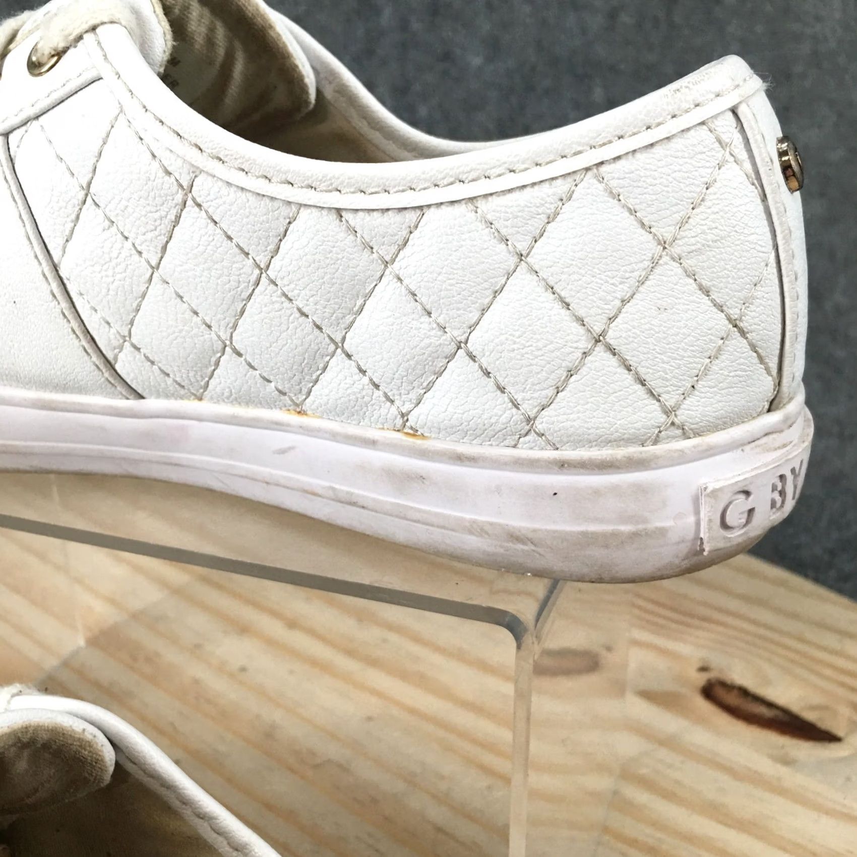 Guess G by GUESS Adie Quilted Low Top Sneakers Womens 7.5 M White Faux Leather Sneaker Shoes Casual Size M / US 6-8 / IT 42-44 - 5 Thumbnail
