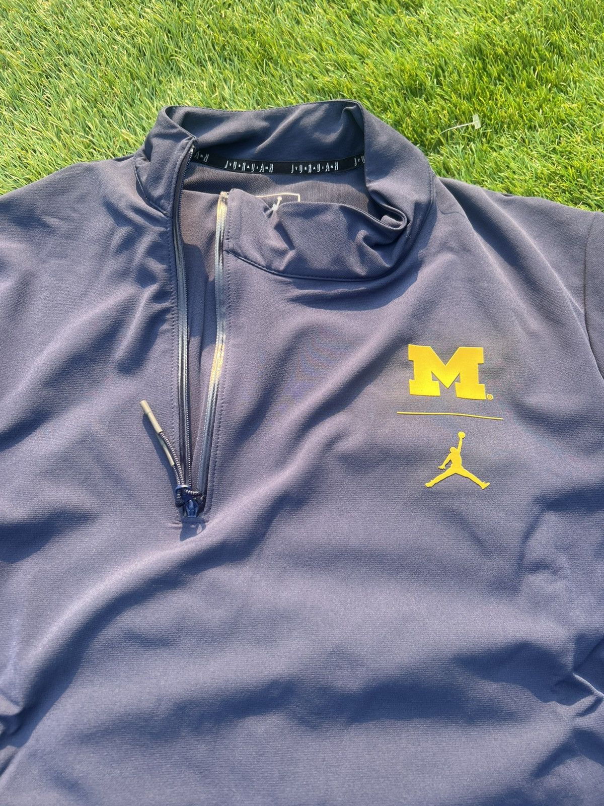 Jordan Brand Michigan Wolverines PE 1/4 Zip Sideline Nike Shield Size US L / EU 52-54 / 3 - 14 Thumbnail