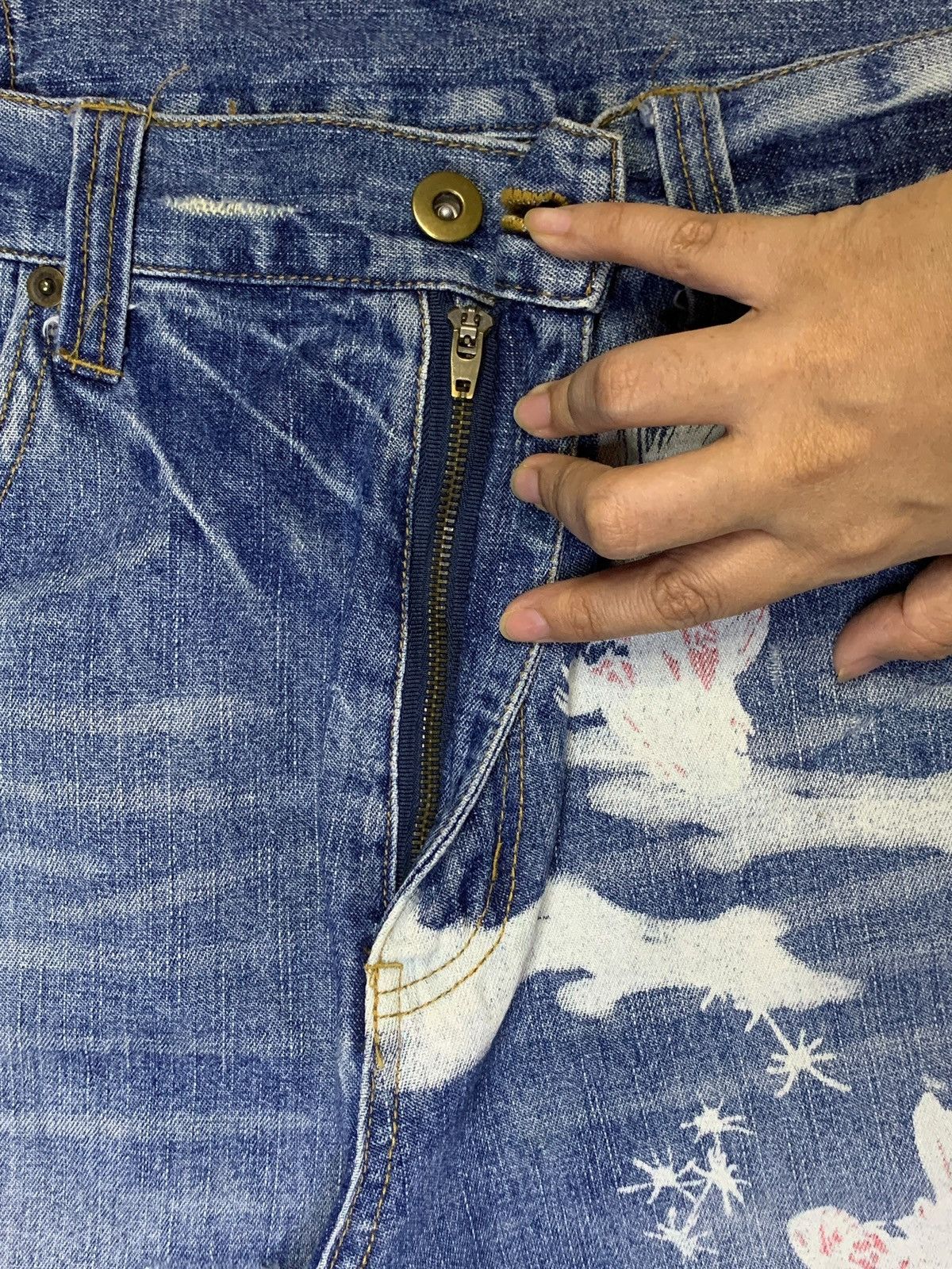 Japanese Brand Vintage Japanese Brand Sugoi Koi Fish Baggy Jean Shorts Size US 35 - 3 Thumbnail
