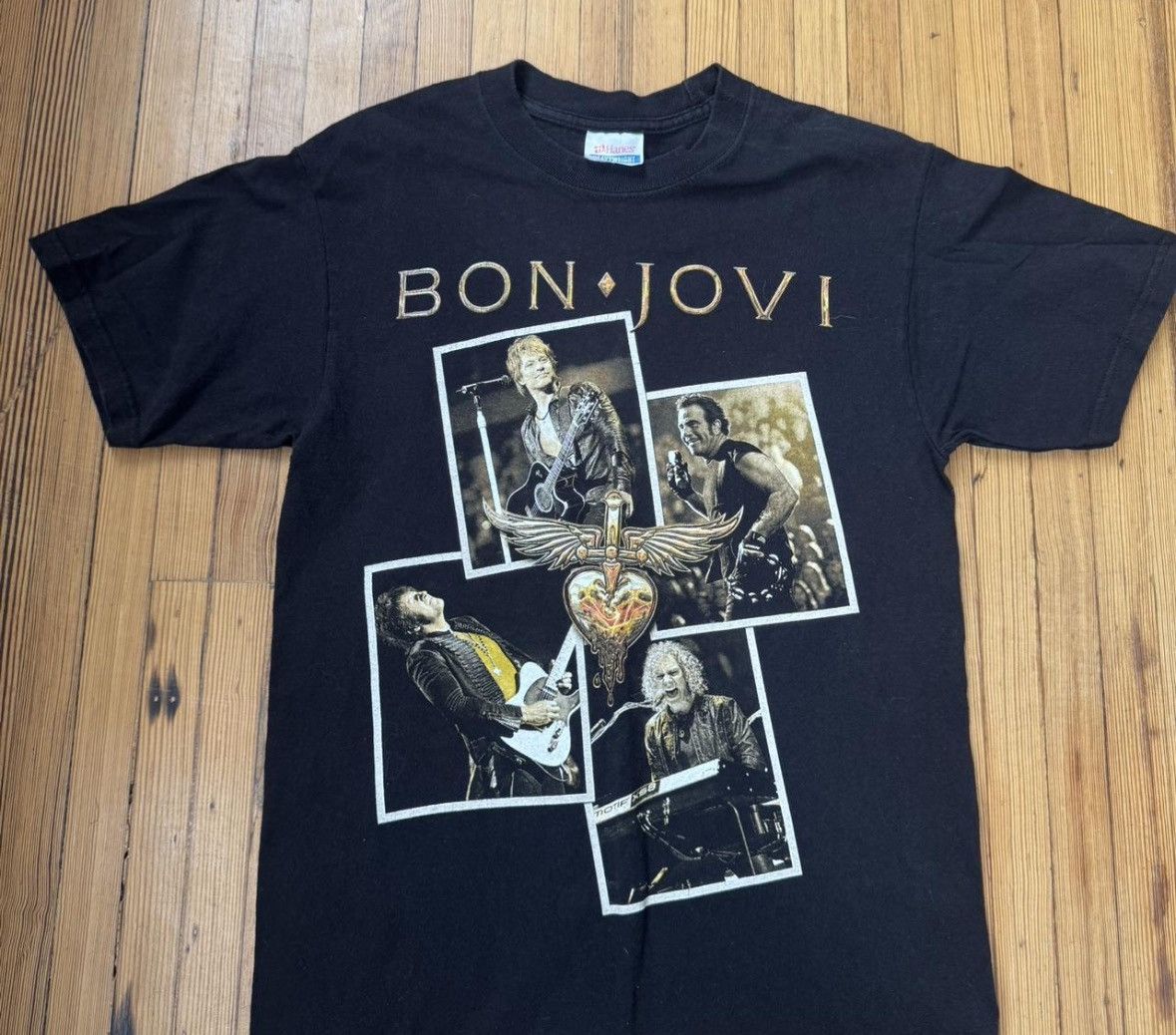 Hanes Old 1990s vintage bon jovi band tee shirt Size US M / EU 48-50 / 2 - 1 Thumbnail
