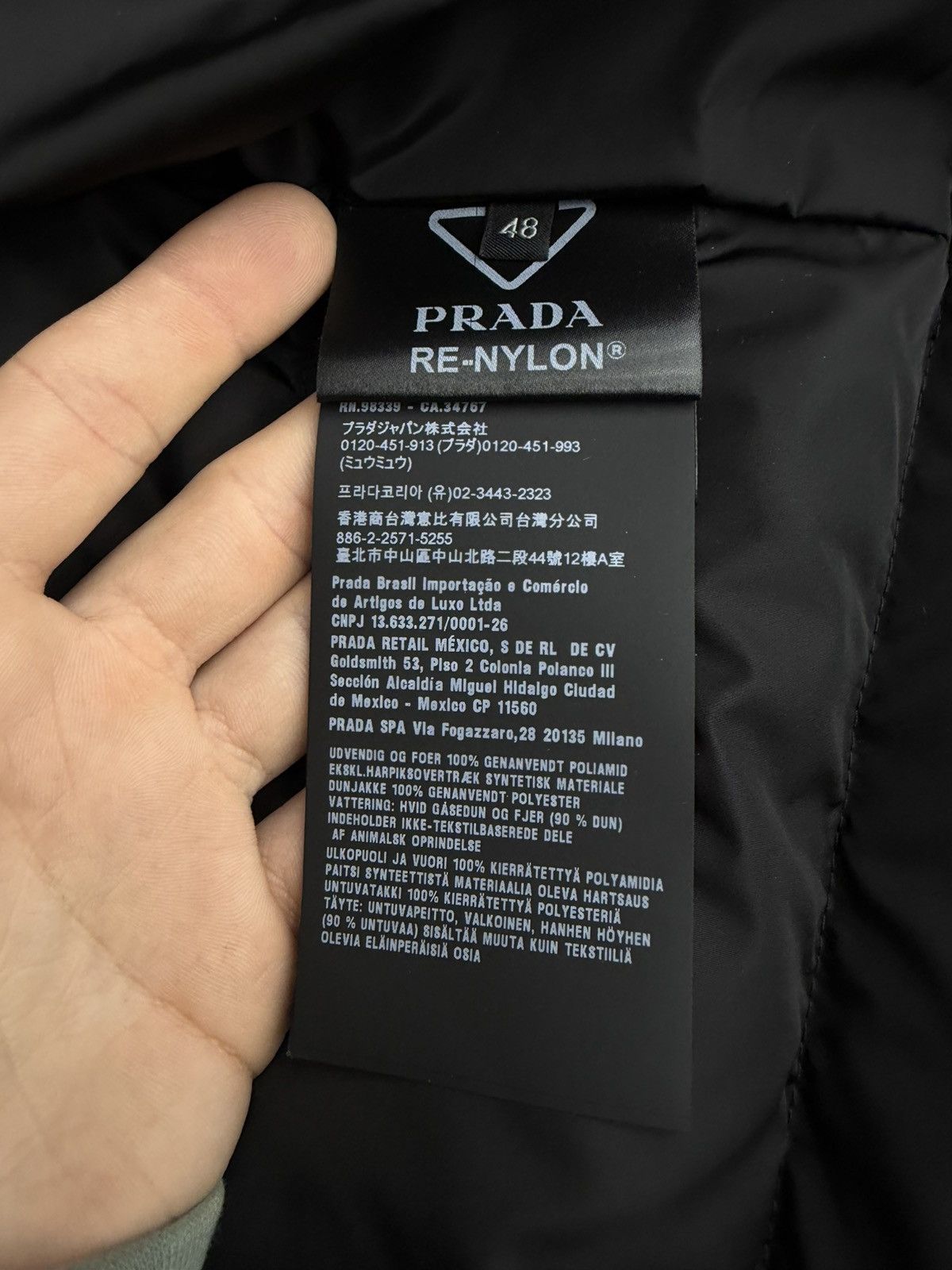 Prada Size M/48 - Prada Padded Re-Nylon Vest Size US M / EU 48-50 / 2 - 13 Thumbnail