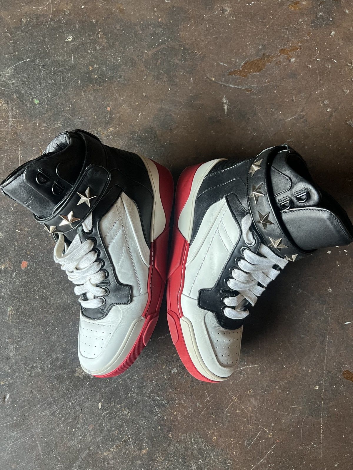 Givenchy (RARE) Givenchy Tyson Star Studded Sneakers Size US 8 / EU 41 - 3 Thumbnail