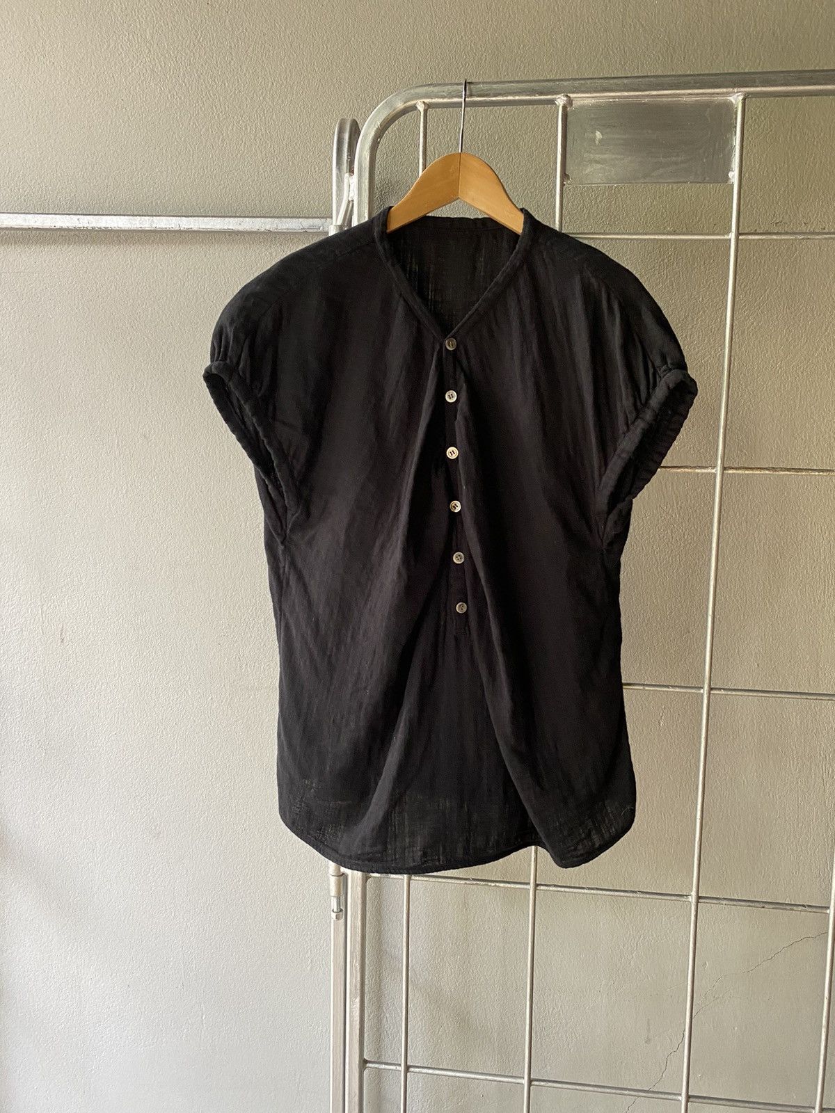 Issey Miyake Plantation Black Buttoned V-Neck Blouse Size M / US 6-8 / IT 42-44 - 13 Thumbnail