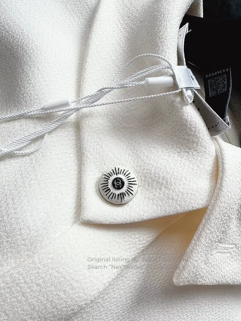 Chanel Chanel 22c Early Spring Vacation Series Beige Heavy Mulber Size XS / US 0-2 / IT 36-38 - 4 Thumbnail