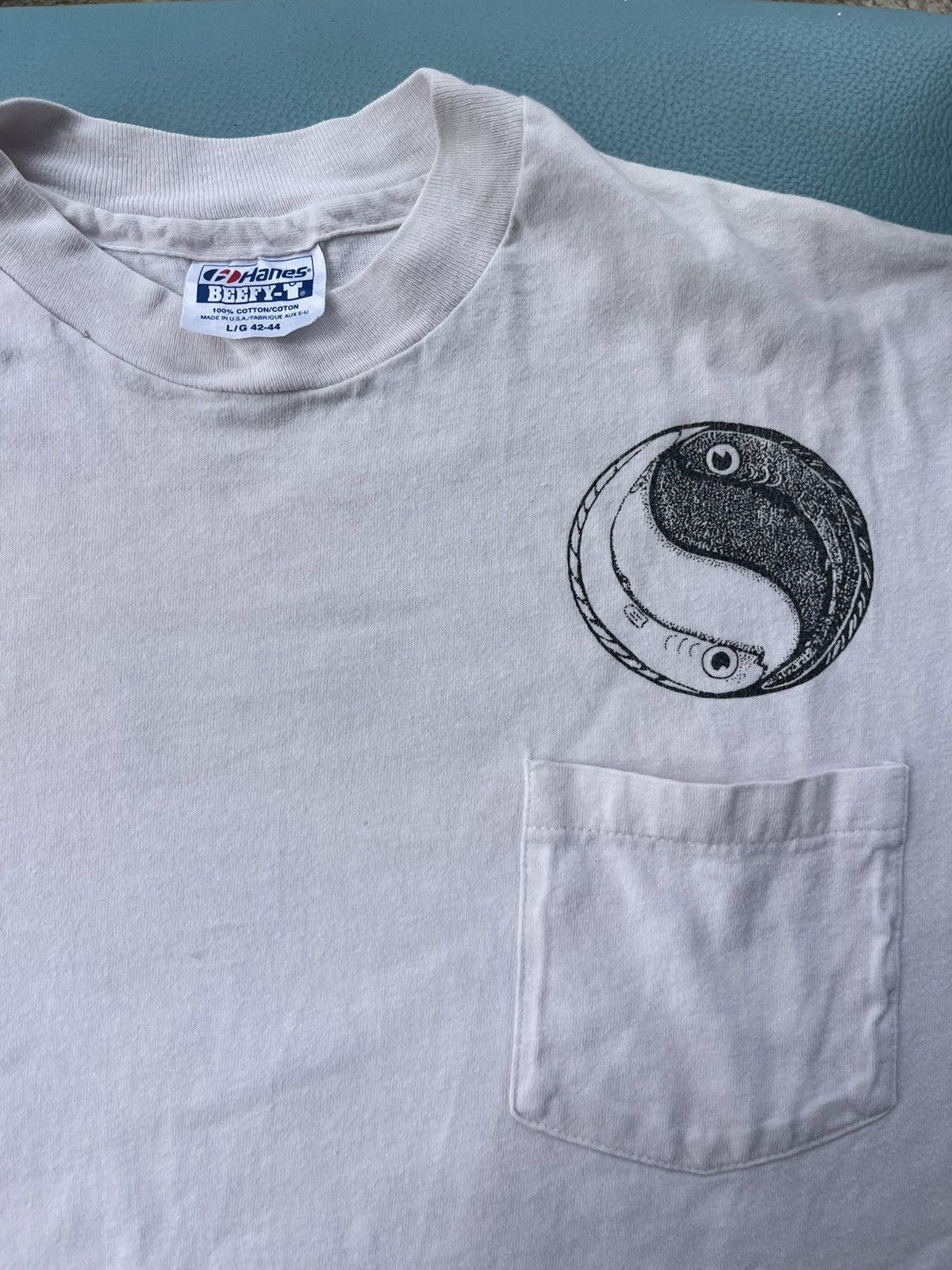 Vintage Vintage Yin Yang Marilee 1991’s Artwork Pocket Tshirt Size US L / EU 52-54 / 3 - 6 Thumbnail