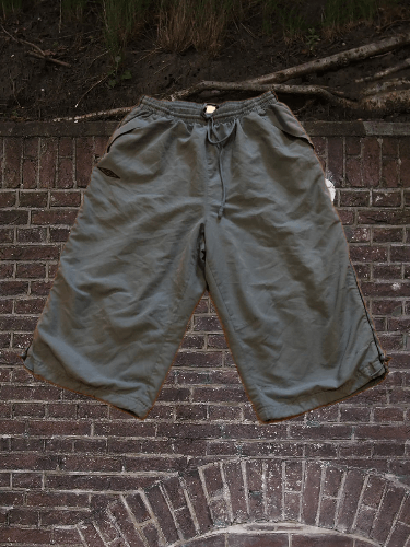 Umbro VINTAGE STREETWEAR Umbro Y2k 3/4 Shorts XL LOGO LONG SHORTS Size US 36 / EU 52 - 1 Thumbnail