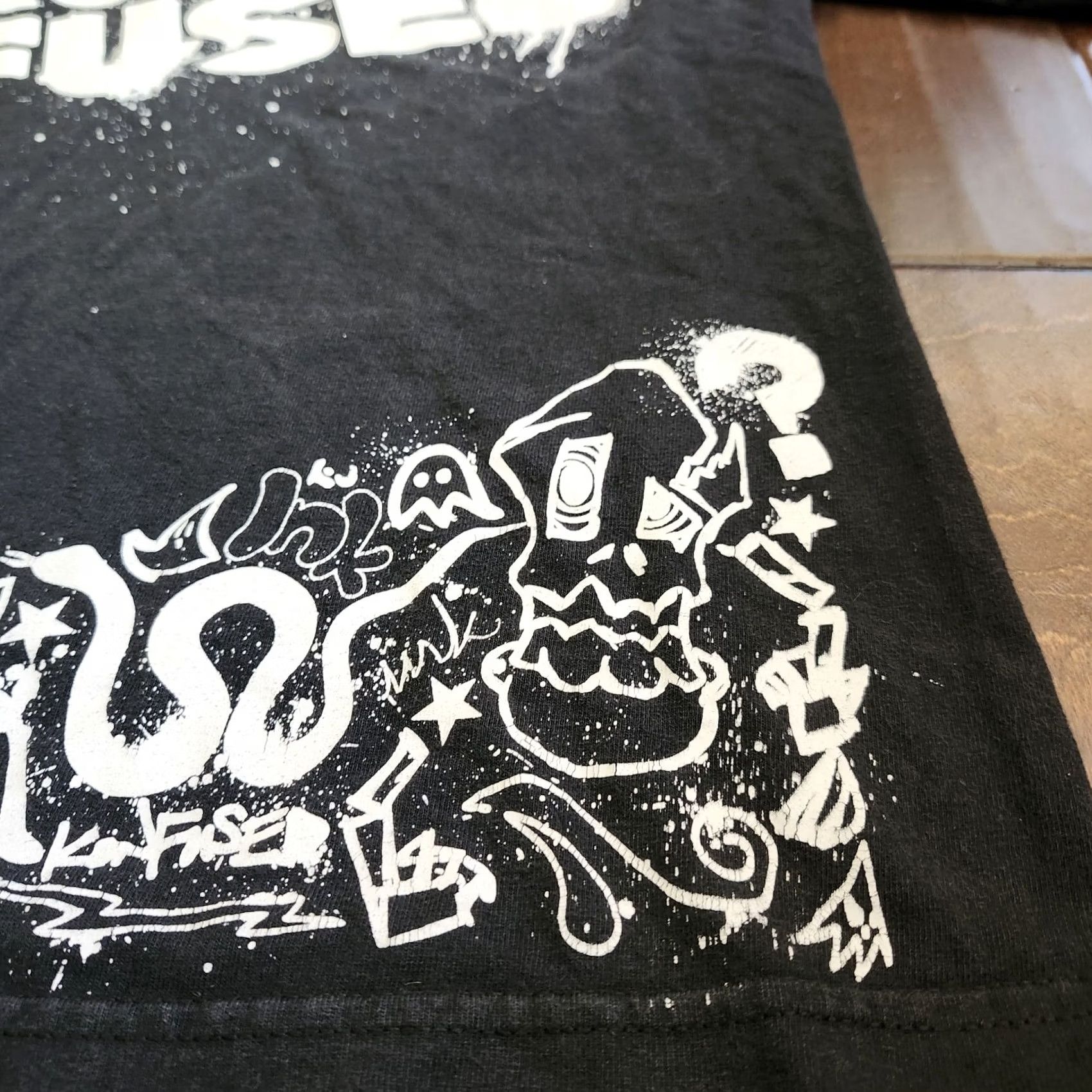 Logo 7 Konfused Mens Black White Logo Graphic Print T-shirt Size S Size US S / EU 44-46 / 1 - 6 Thumbnail