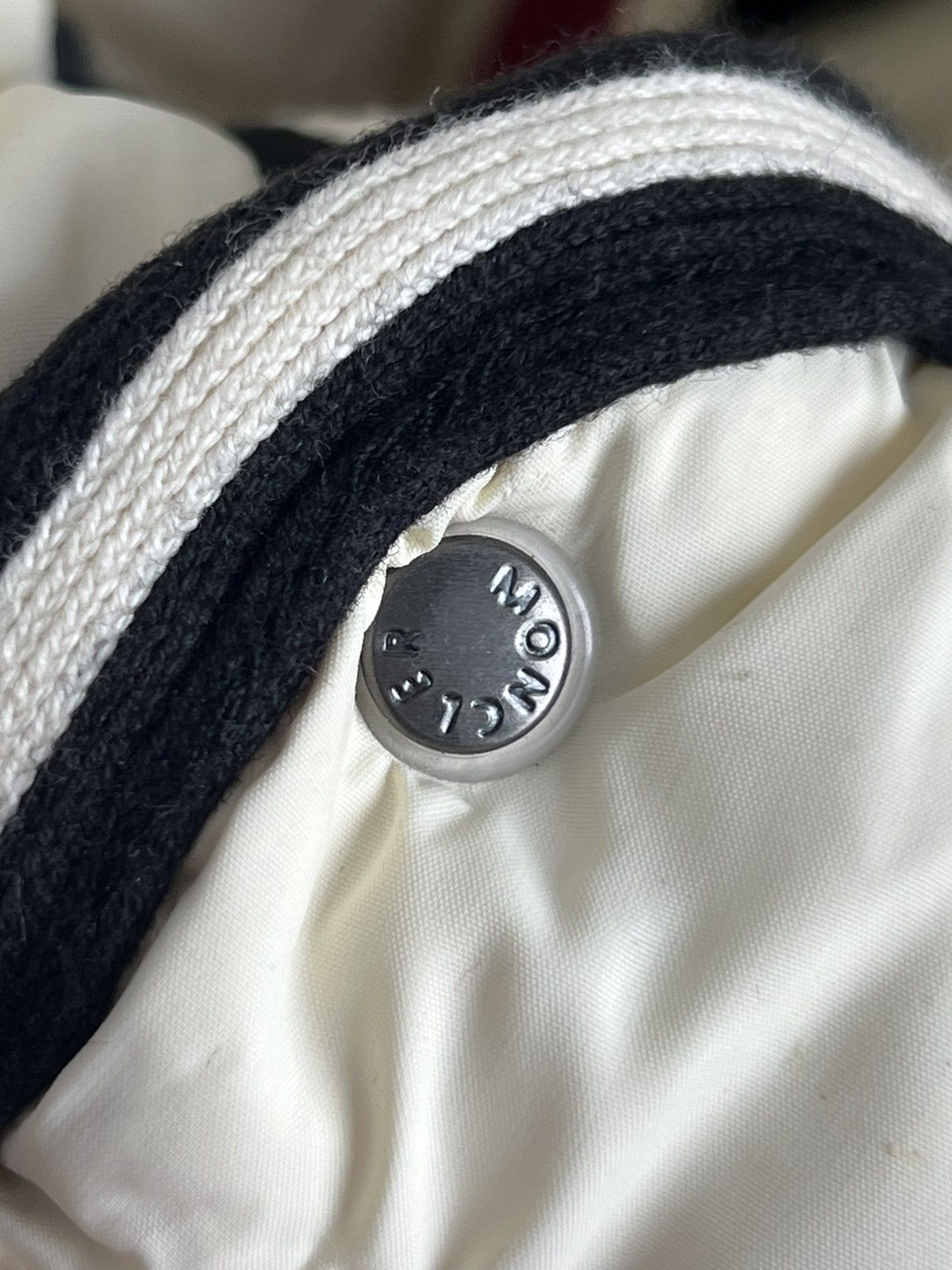 Moncler Lot of 4 Moncler Hoods for the jackets Maya Montgenevre Size ONE SIZE - 6 Thumbnail