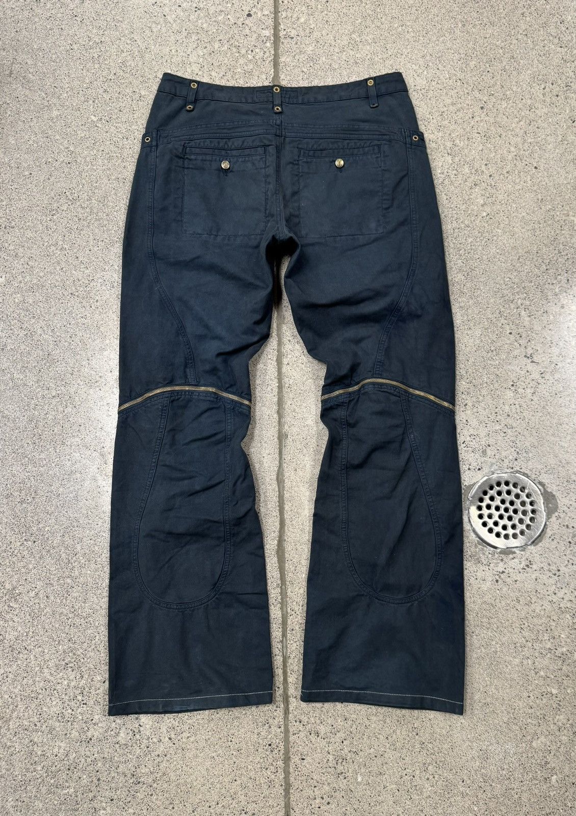 Roberto Cavalli 2000s Roberto Cavalli Flared ‘Zip-Knee’ Denim Size US 32 / EU 48 - 3 Thumbnail