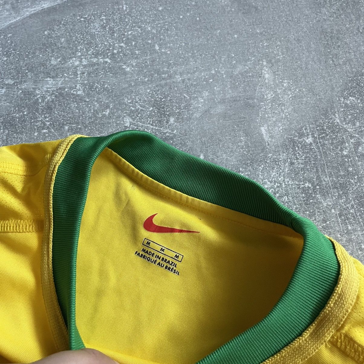 Nike Vintage Nike Brazil Soccer Jersey Football Shirt tee RARE Size US M / EU 48-50 / 2 - 3 Thumbnail