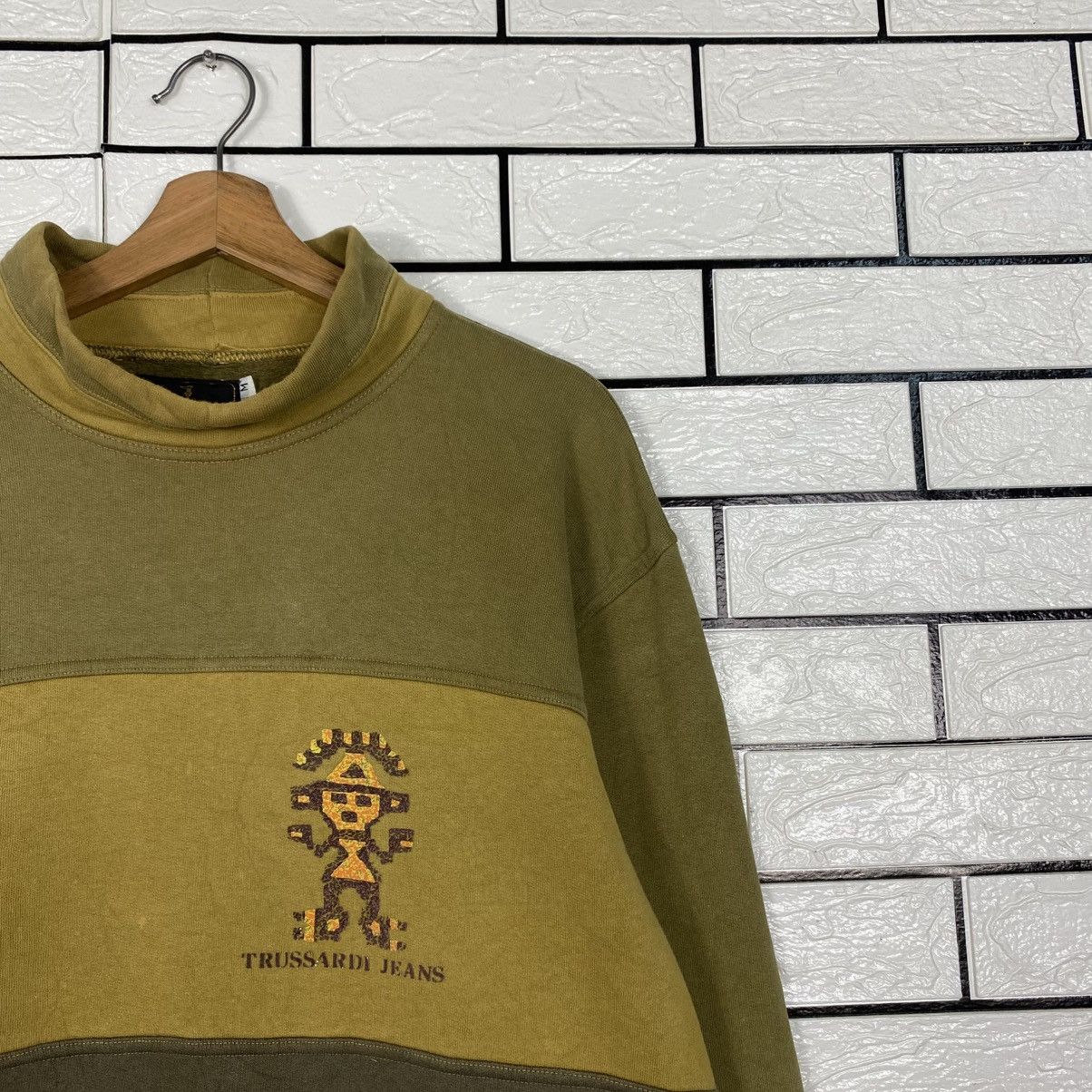 Japanese Brand Vintage Turtle Neck Sweatshirt Trussardi Big Logo Size US M / EU 48-50 / 2 - 7 Thumbnail
