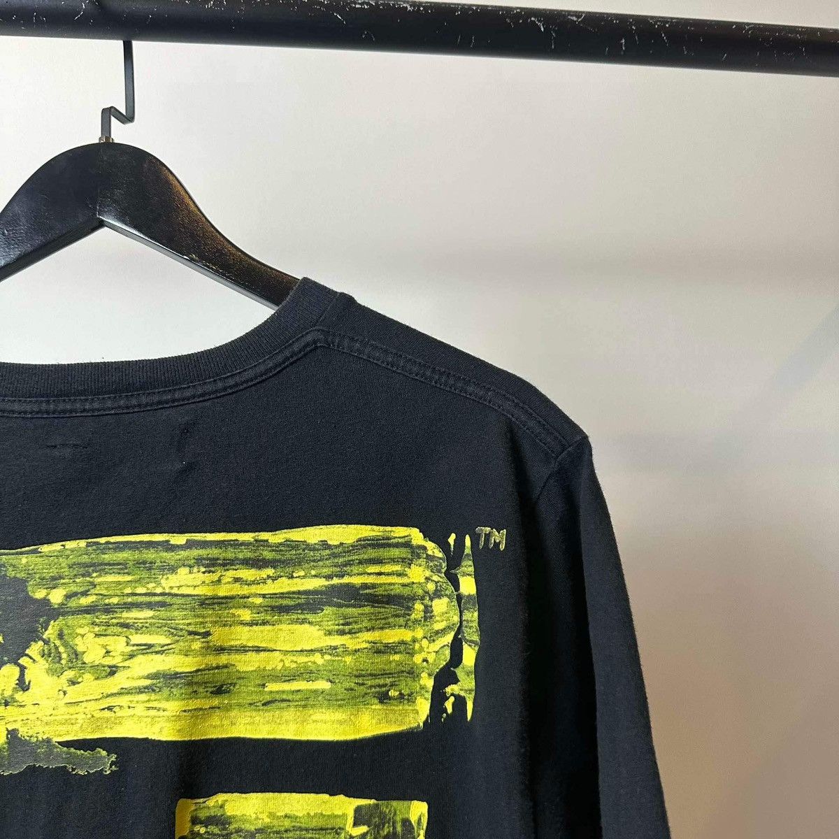 Hypebeast × Off-White OFF WHITE ACRYLIC ARROWS BLACK T SHIRT Size US L / EU 52-54 / 3 - 1 Thumbnail