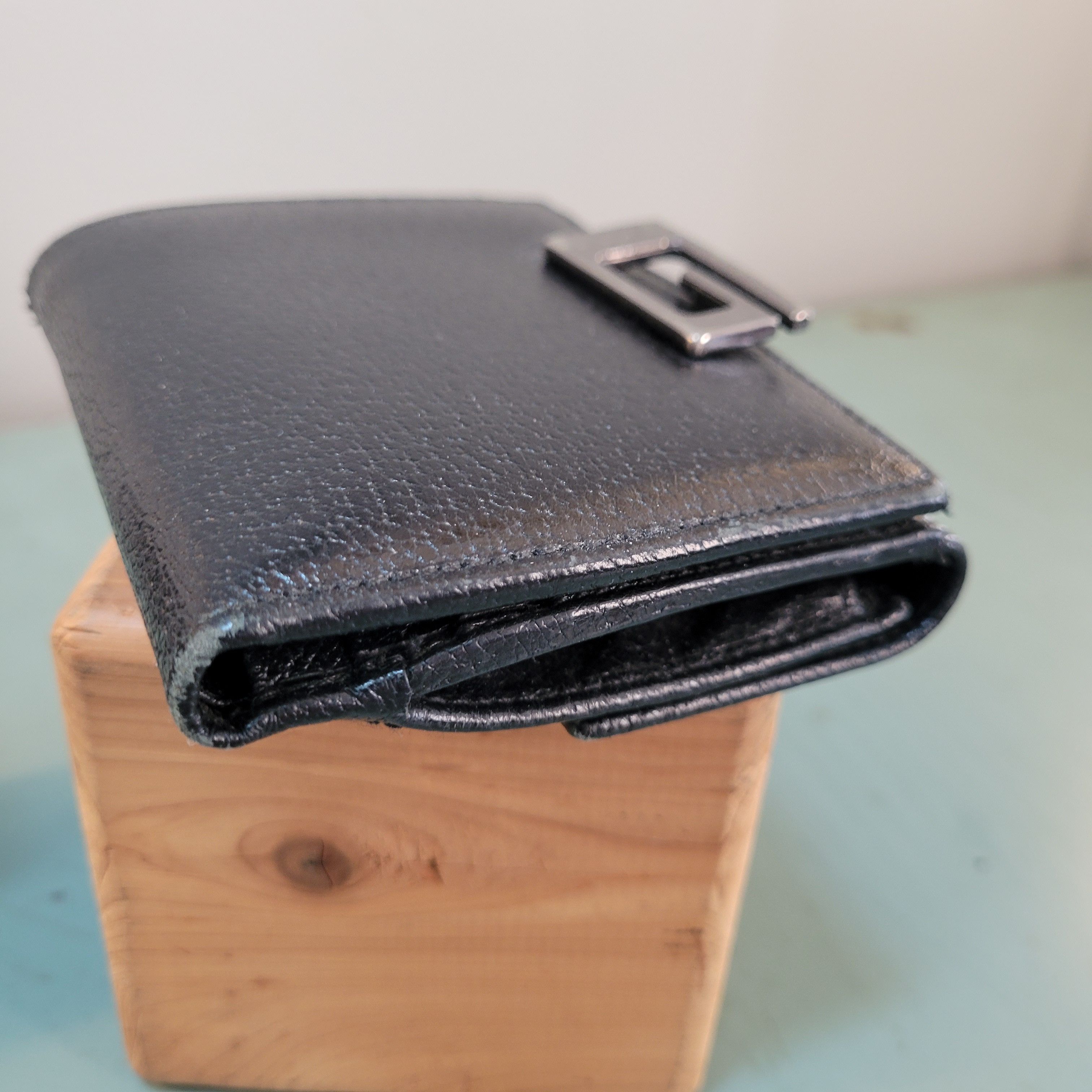 Gucci Gucci Unisex Compact Style Leather Wallet Size ONE SIZE - 8 Thumbnail