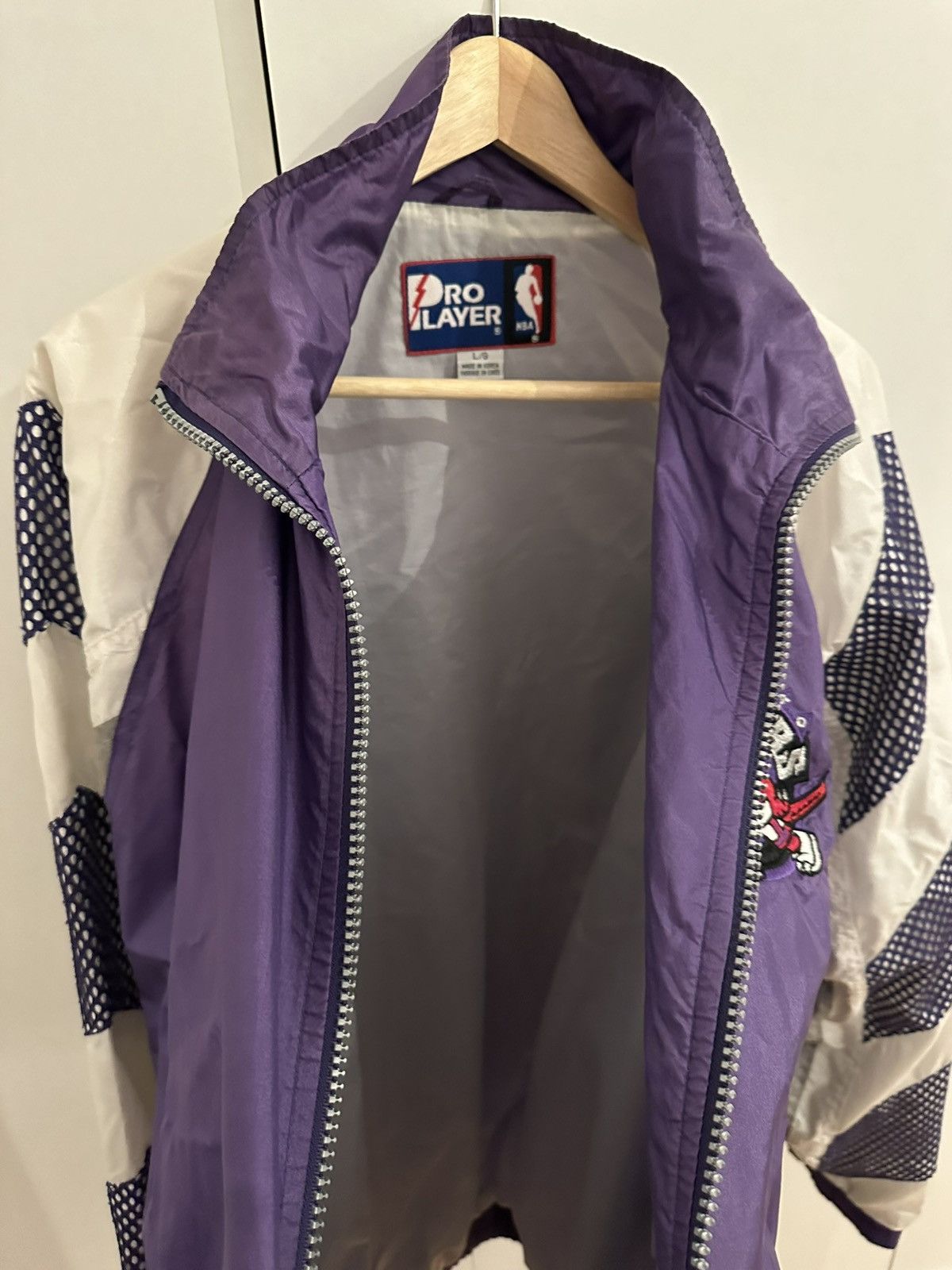 Pro Player Pro Player Jacke Toronto Raptors Size L NBA Vintage JACKET Size US L / EU 52-54 / 3 - 11 Thumbnail