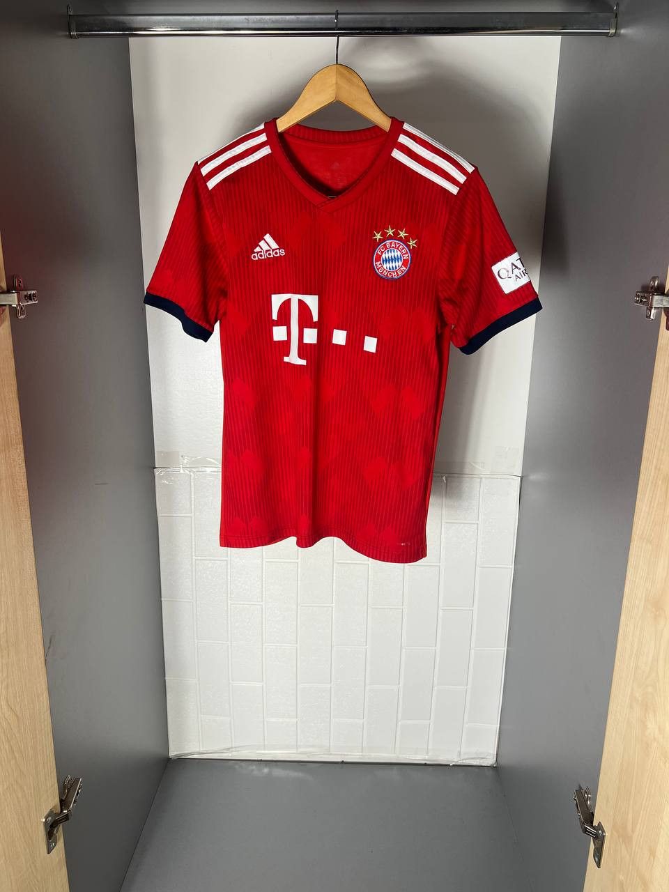 Vintage VERY RARE ADIDAS FC BAYERN MUCHEN SOCCER JERSEY Y2K 90s Size US S / EU 44-46 / 1 - 3 Thumbnail