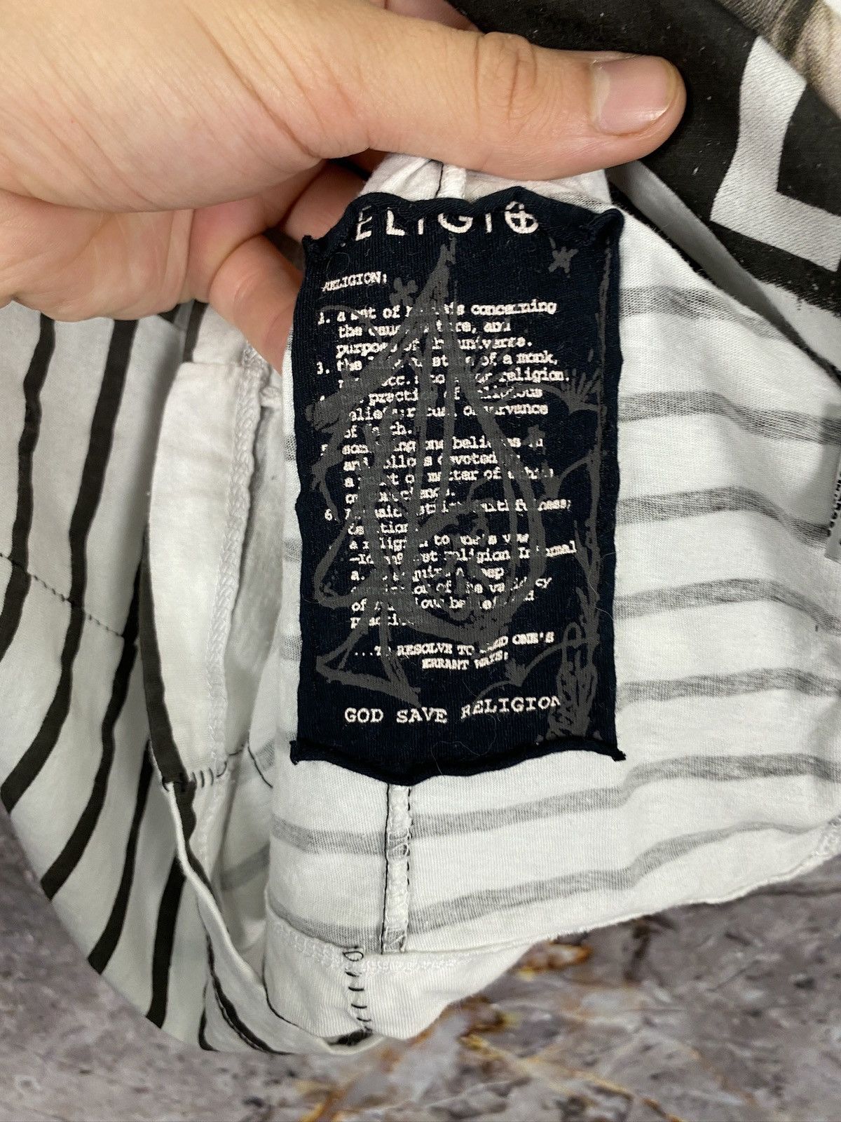 True Religion Men’s Religion Secrets Lies Streetwear T-Shirt Size XL Size US XL / EU 56 / 4 - 6 Thumbnail