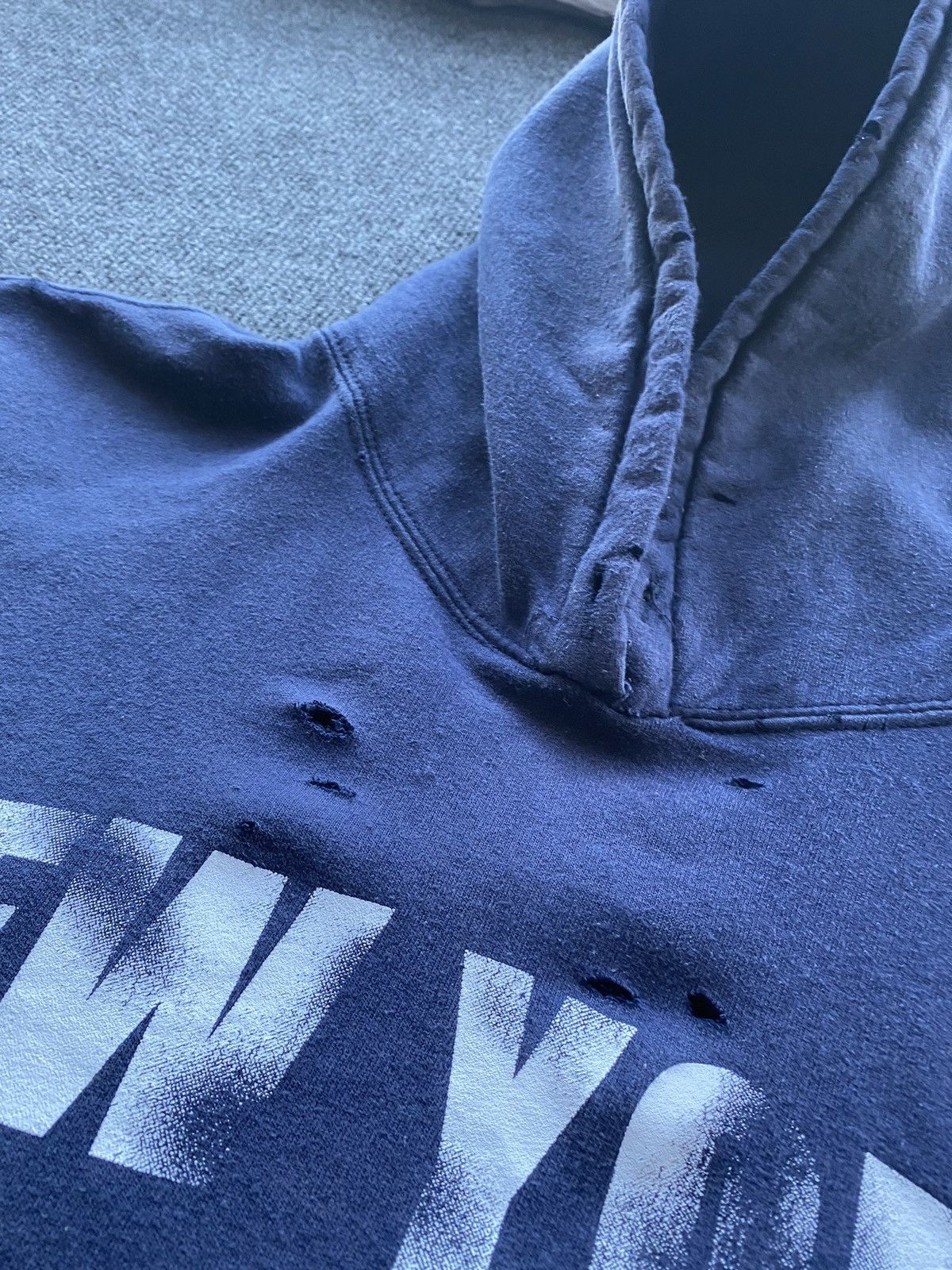 New York Yankees 🔥New York Yankees Vntg Distressed Hoodie mens xl rare Size US XL / EU 56 / 4 - 20 Thumbnail