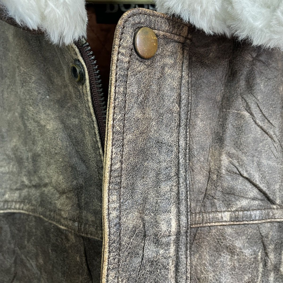 Genuine Leather × Japanese Brand × Vintage Vintage SUNTORY BOSS COFFEE B3 Genine Leather Bomber Jacket Size US XL / EU 56 / 4 - 16 Thumbnail