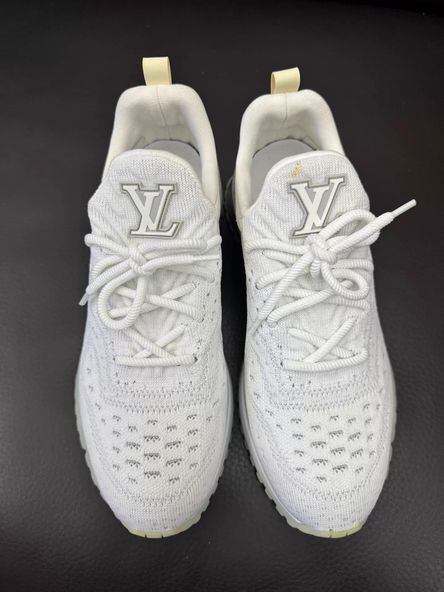 Louis Vuitton LV RUN AWAY vnr Sneaker 41 Size US 8 / EU 41 - 6 Thumbnail