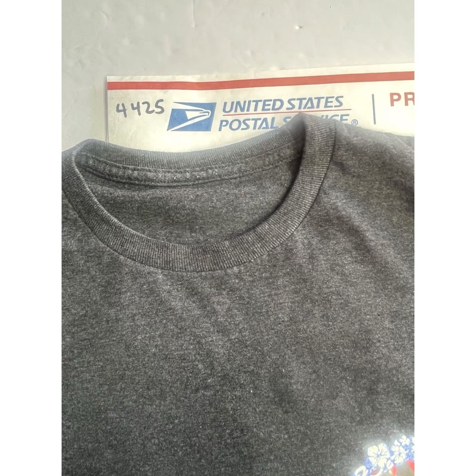 Gildan Nike Black Crew Neck Aloha Hawaii M-L Shirt Mens Size US M / EU 48-50 / 2 - 5 Thumbnail