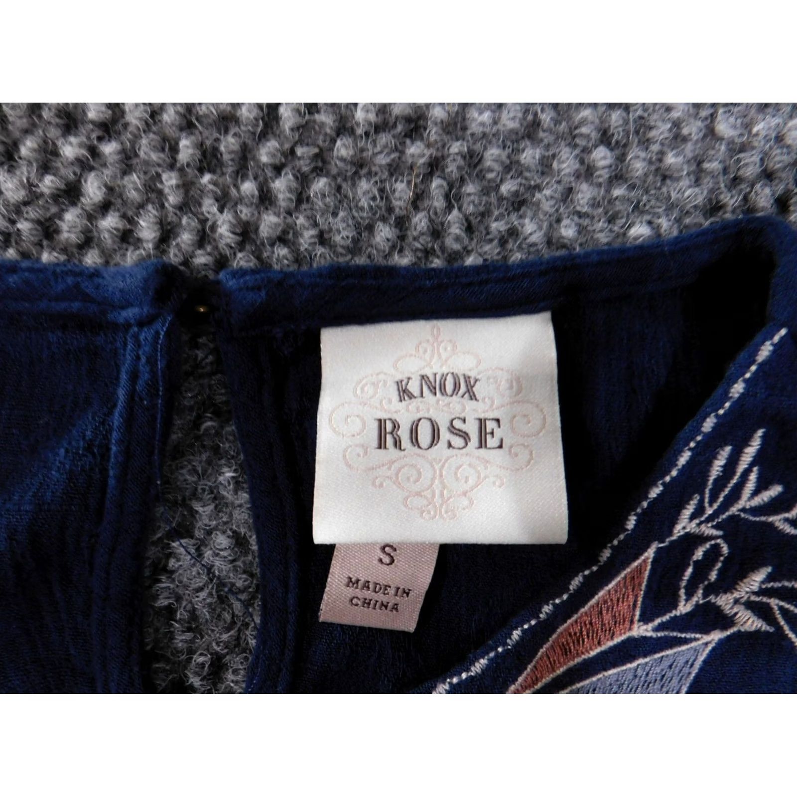 Vintage Knox Rose Blouse Shirt Womens S Small Blue Rayon Round Neck Button Short Sleeve Casual Size S / US 4 / IT 40 - 6 Thumbnail