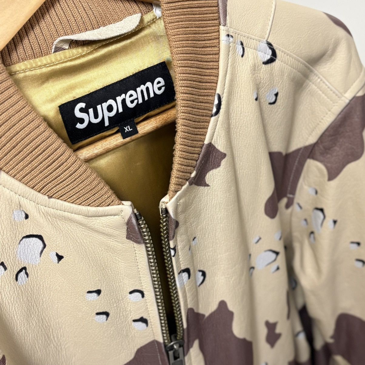 Supreme LEATHER MA-1 DESERT CAMO JACKET Size US XL / EU 56 / 4 - 3 Thumbnail