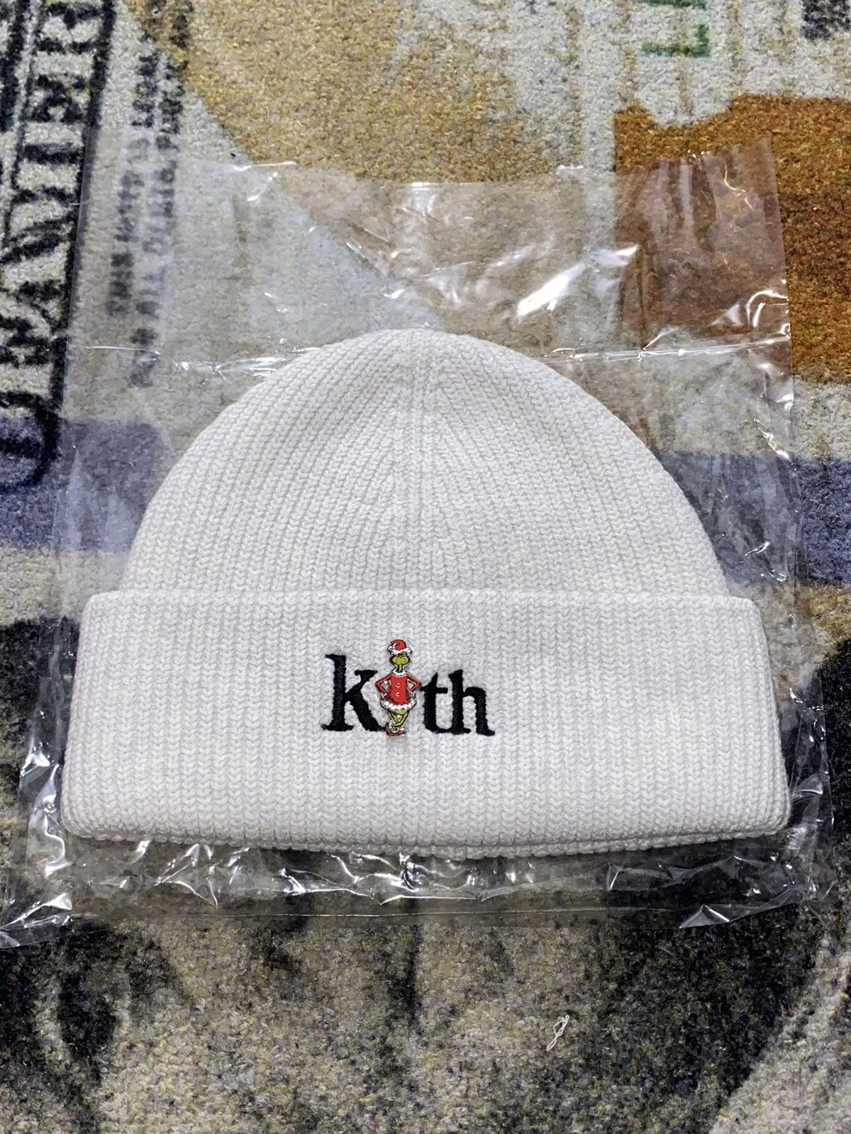 Kith Kith x The Grinch Mia Beanie Light Heather Grey Size ONE SIZE - 1 Thumbnail