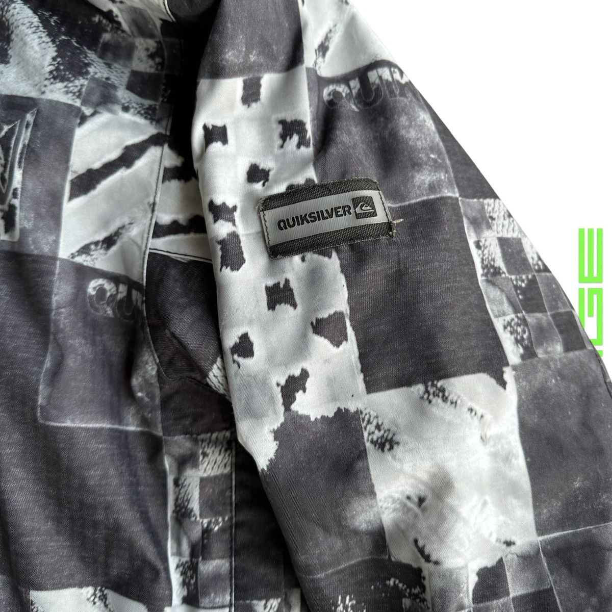 Quiksilver QUICKSILVER ABSTRACT CHECKERBOARD LOGO SKI JACKET_SMALL Size US S / EU 44-46 / 1 - 6 Thumbnail