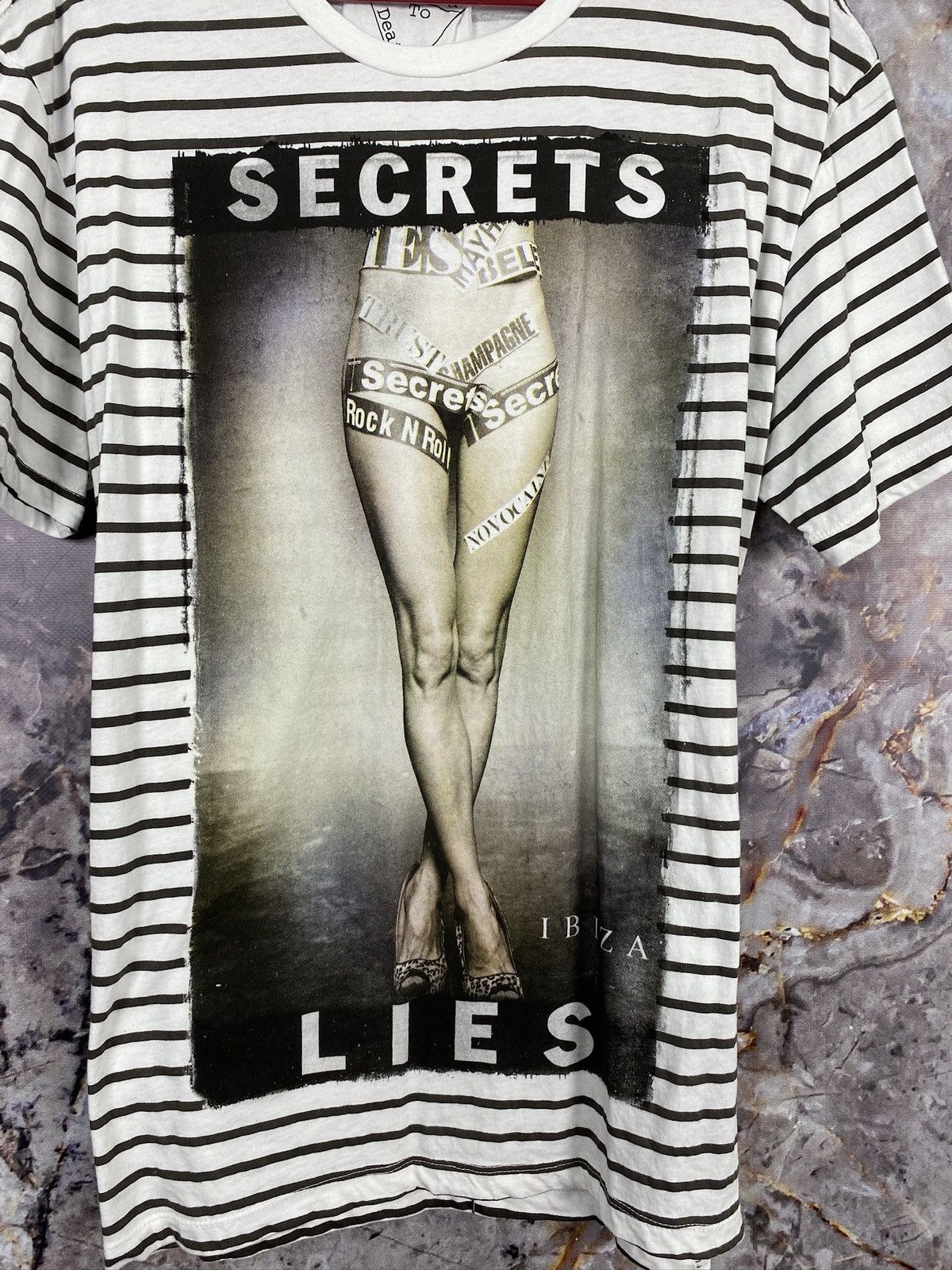 True Religion Men’s Religion Secrets Lies Streetwear T-Shirt Size XL Size US XL / EU 56 / 4 - 4 Thumbnail