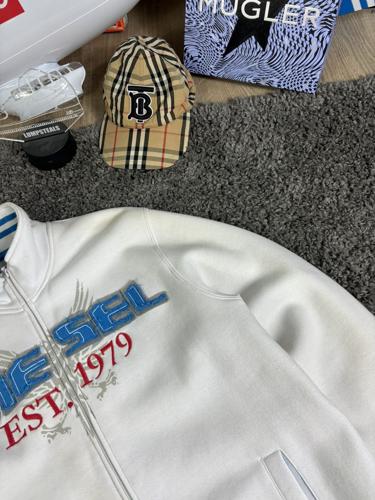 Diesel × Japanese Brand Vintage Y2K Diesel Zip Distressed Big Logo White Size US M / EU 48-50 / 2 - 8 Thumbnail