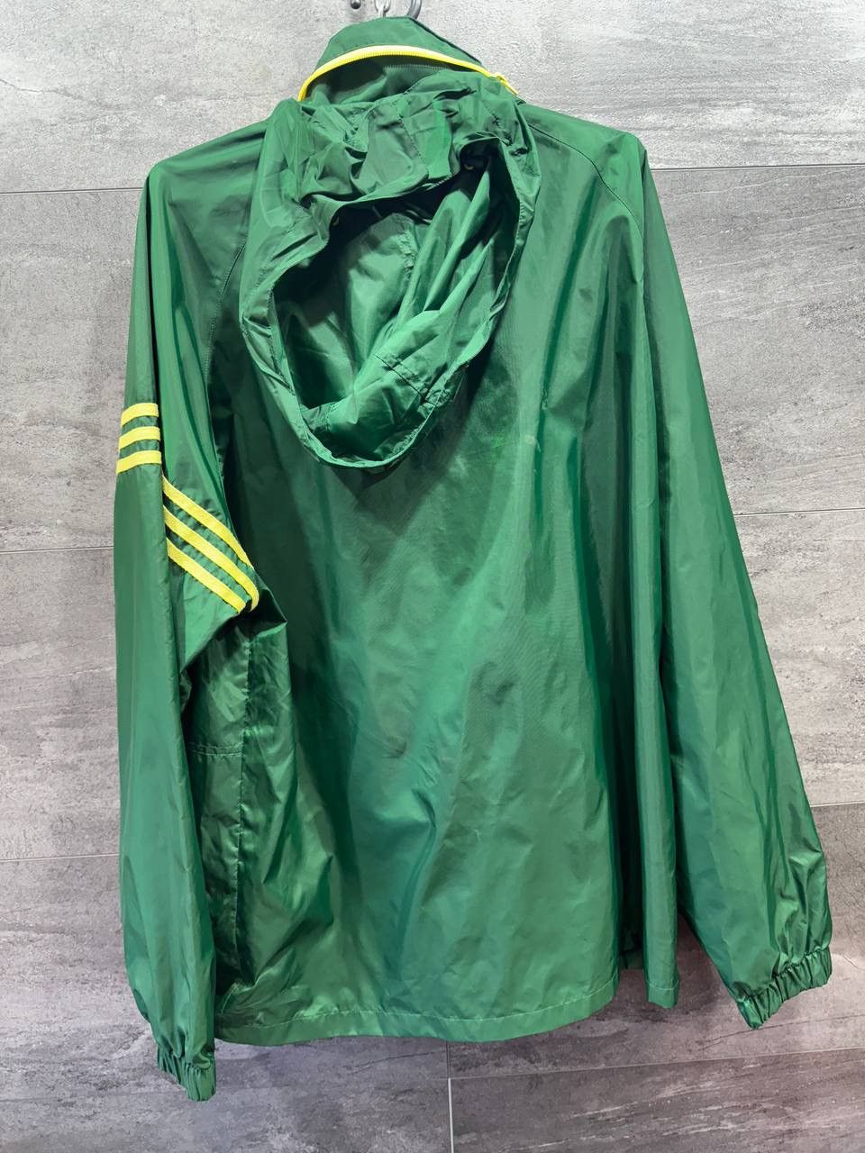 Vintage ADIDAS ADS-200J MENS VINTAGE Y2K WINDBREAKER JACKET HOODED Size US L / EU 52-54 / 3 - 17 Thumbnail