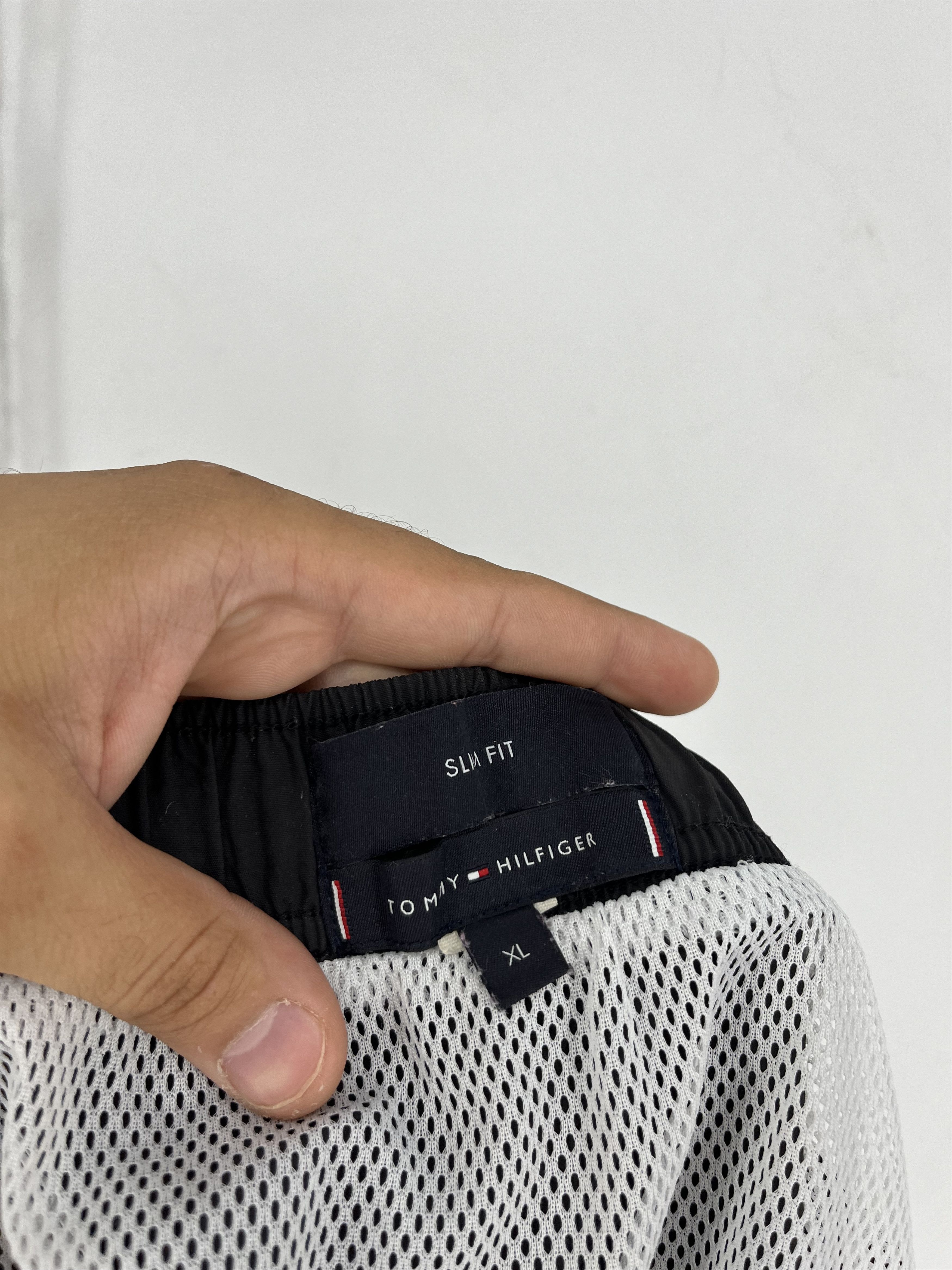 Tommy Hilfiger 90s Vintage Tommy Hilfiger Navy Nylon Big Logo Shorts Travis Size US 34 / EU 50 - 10 Thumbnail