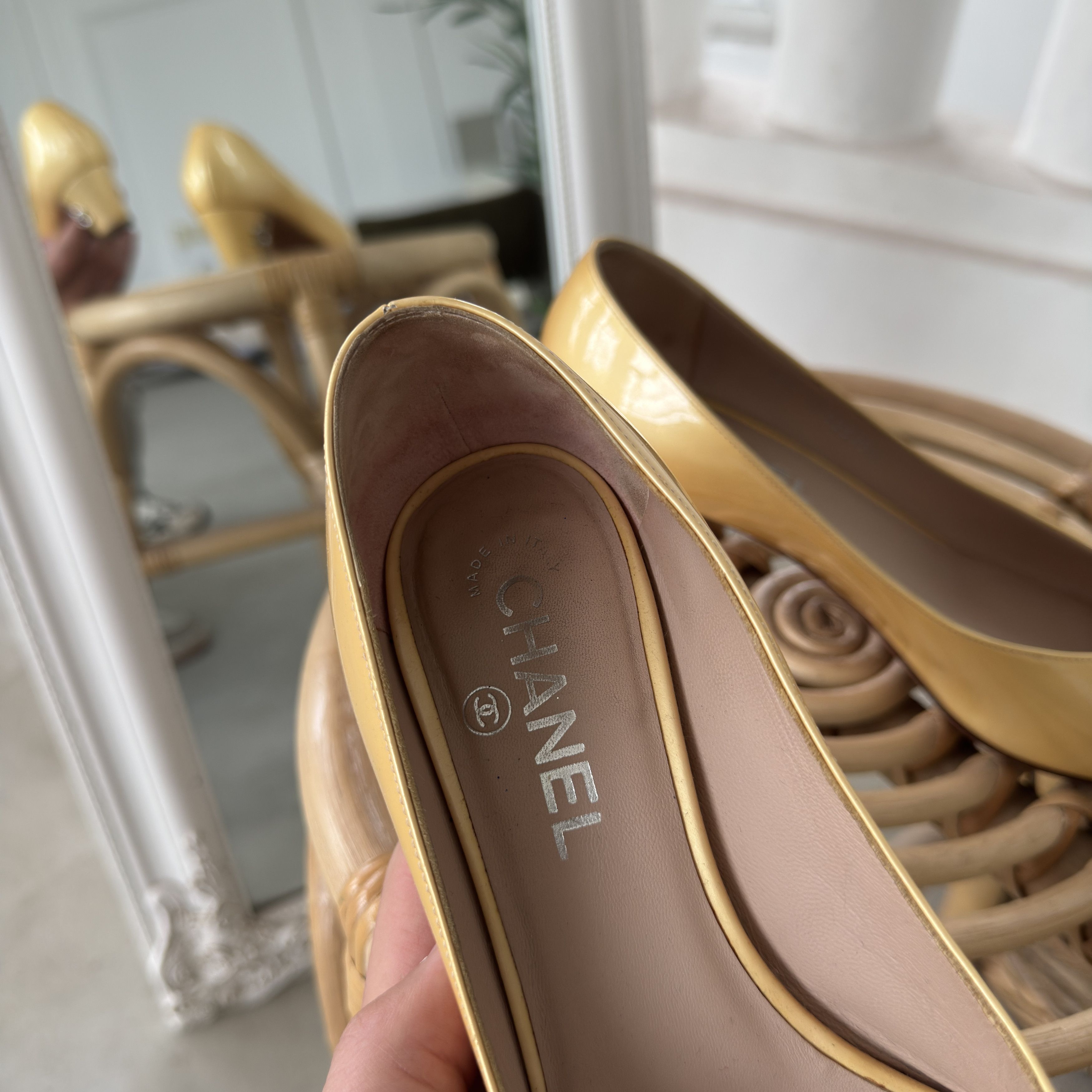 Chanel Chanel Yellow Patent Leather Peep Toe CC Logo Heels EU 38 Size US 8 / IT 38 - 5 Thumbnail