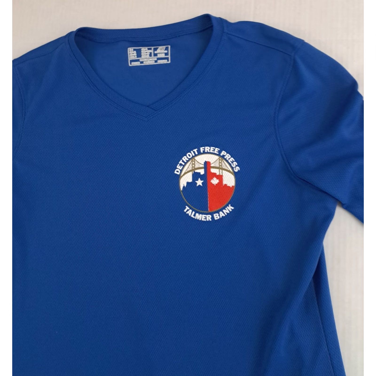 Reebok VINTAGE Detroit Free Press Half Marathon Runners Shirt Reebok Sweatshirt Long Sleeve Pullover L unisex Adults Blue 2011 Running Race Printed Size US L / EU 52-54 / 3 - 3 Thumbnail
