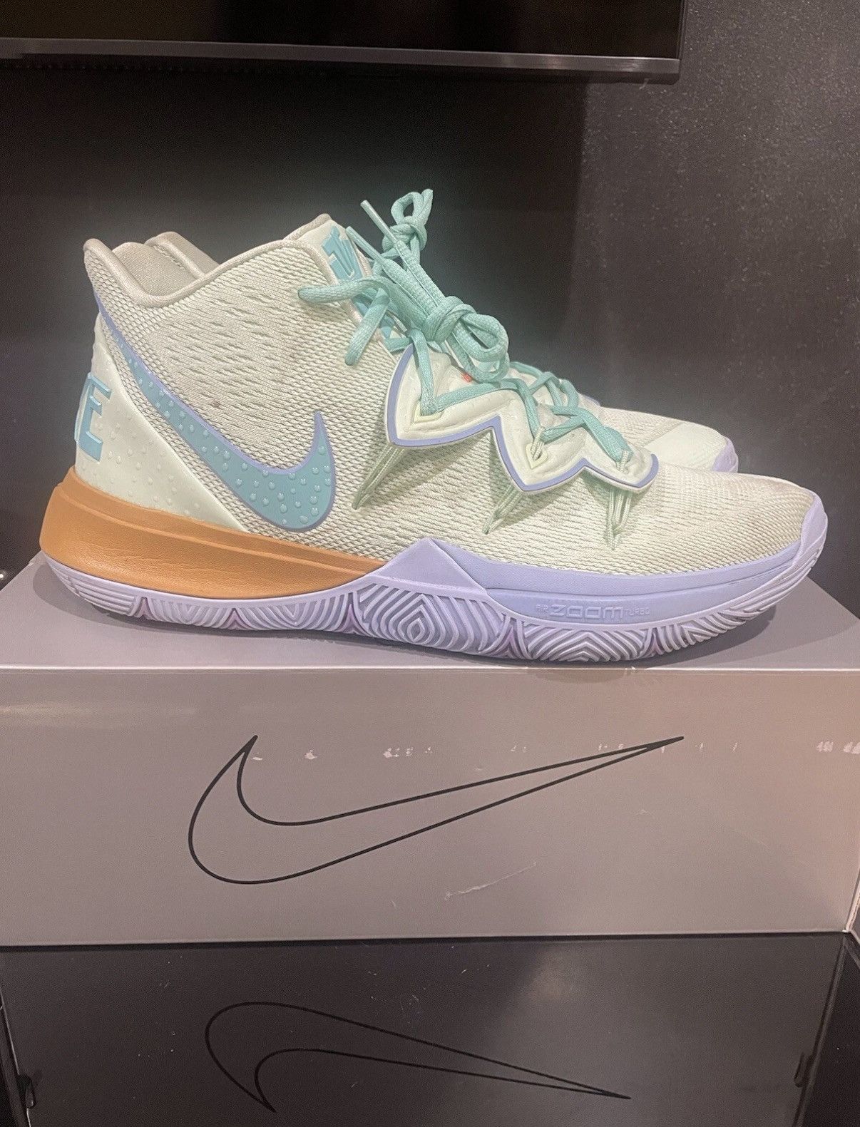 Nike Nike SpongeBob SquarePants x Kyrie 5 Squidward size 11.5 Size US 11.5 / EU 44-45 - 3 Thumbnail