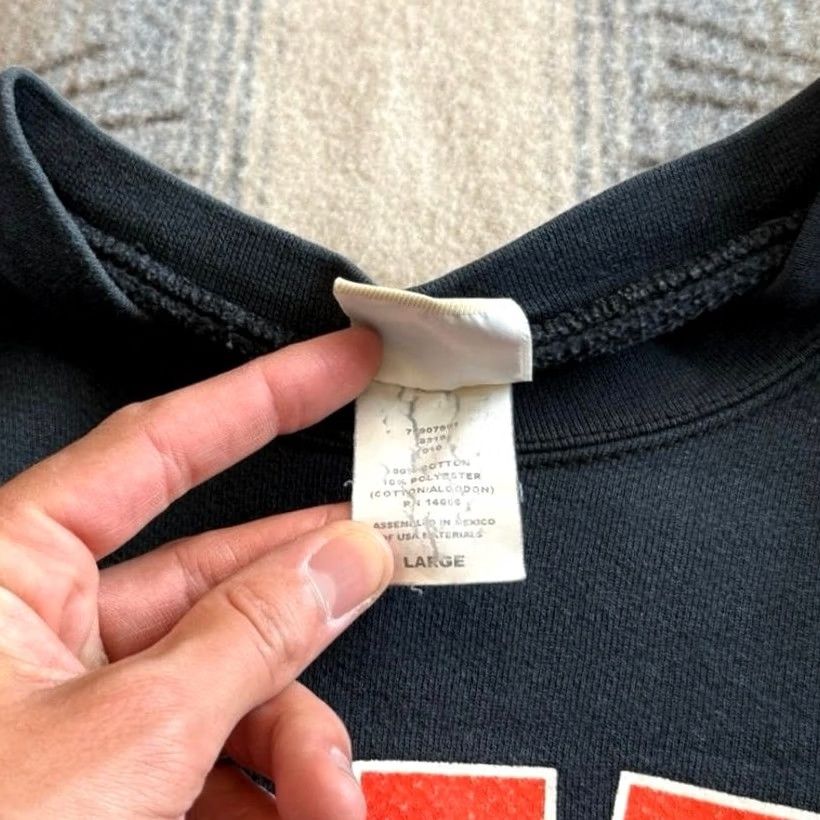 Lee VINTAGE Hooters Athletics Crewneck Sweatshirt Large Heavyweight Black 90s Mens Size US L / EU 52-54 / 3 - 4 Thumbnail