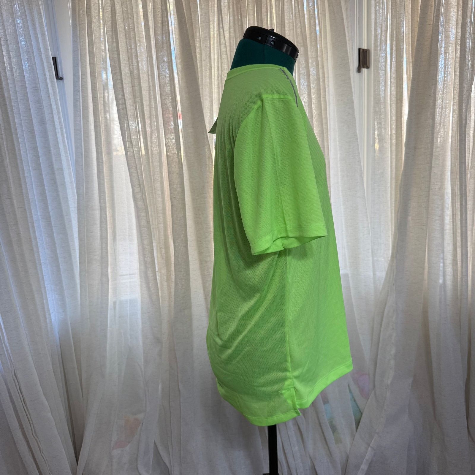 Nike Nike Running Neon Green Dri-Fit Performance Tee | Sz M Size US M / EU 48-50 / 2 - 3 Thumbnail
