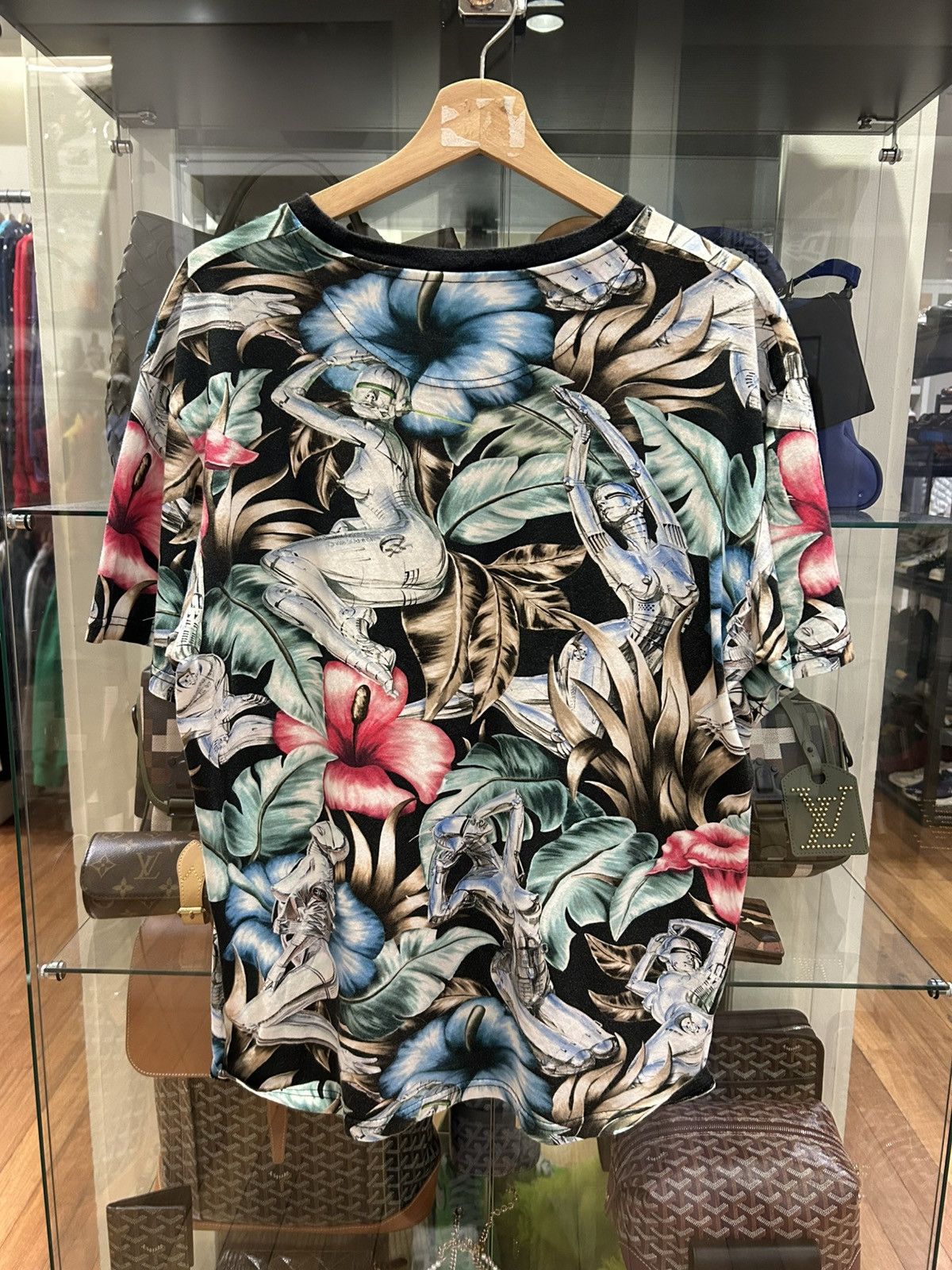 Dior Dior X Hajime Sorayama Tee Size US L / EU 52-54 / 3 - 2 Thumbnail