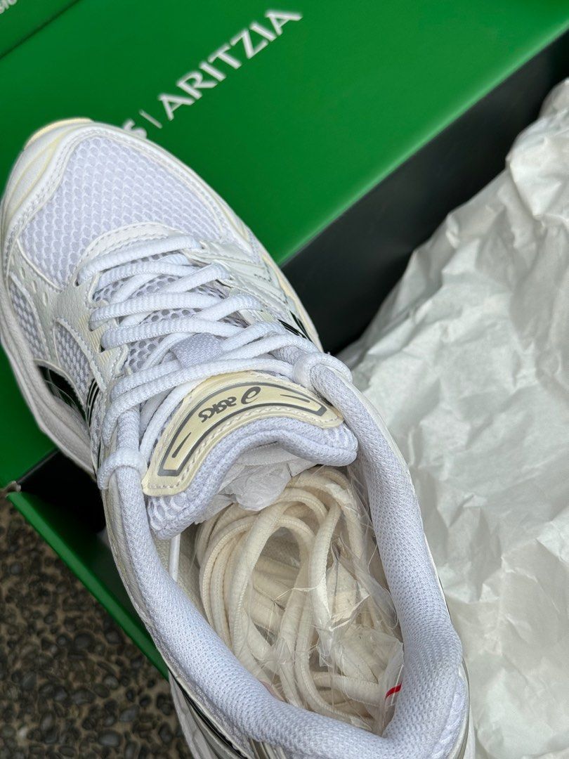 Aritzia × Asics ASICS Gel-Kayano 14 Aritzia White Black Size US 6 / IT 36 - 7 Thumbnail