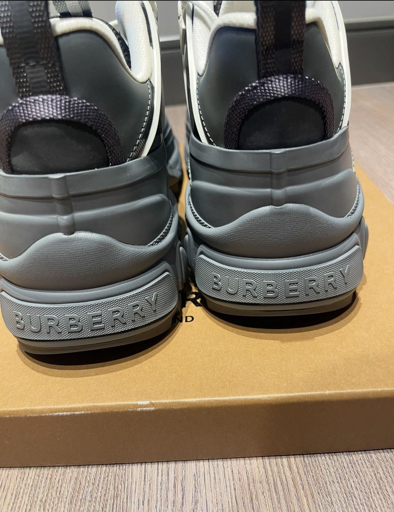 Burberry Burberry Arthur Grey Size US 11 / EU 44 - 10 Thumbnail