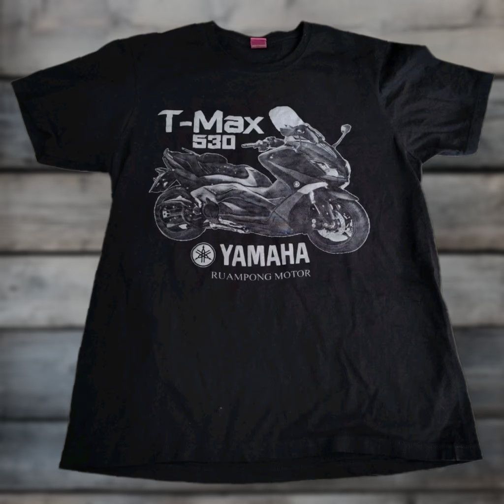 Yamaha VINTAGE Yamaha TMAX 530 Motorcycle T-Shirt Unisex Adults Large Black Graphic Print 2000s Size US L / EU 52-54 / 3 - 1 Thumbnail