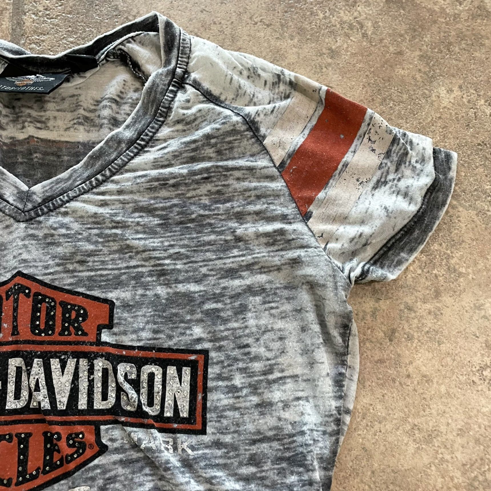 Harley Davidson Harley-Davidson Gray V-Neck Graphic Tee Womens Size M Shirt Mens? Size M / US 6-8 / IT 42-44 - 2 Thumbnail